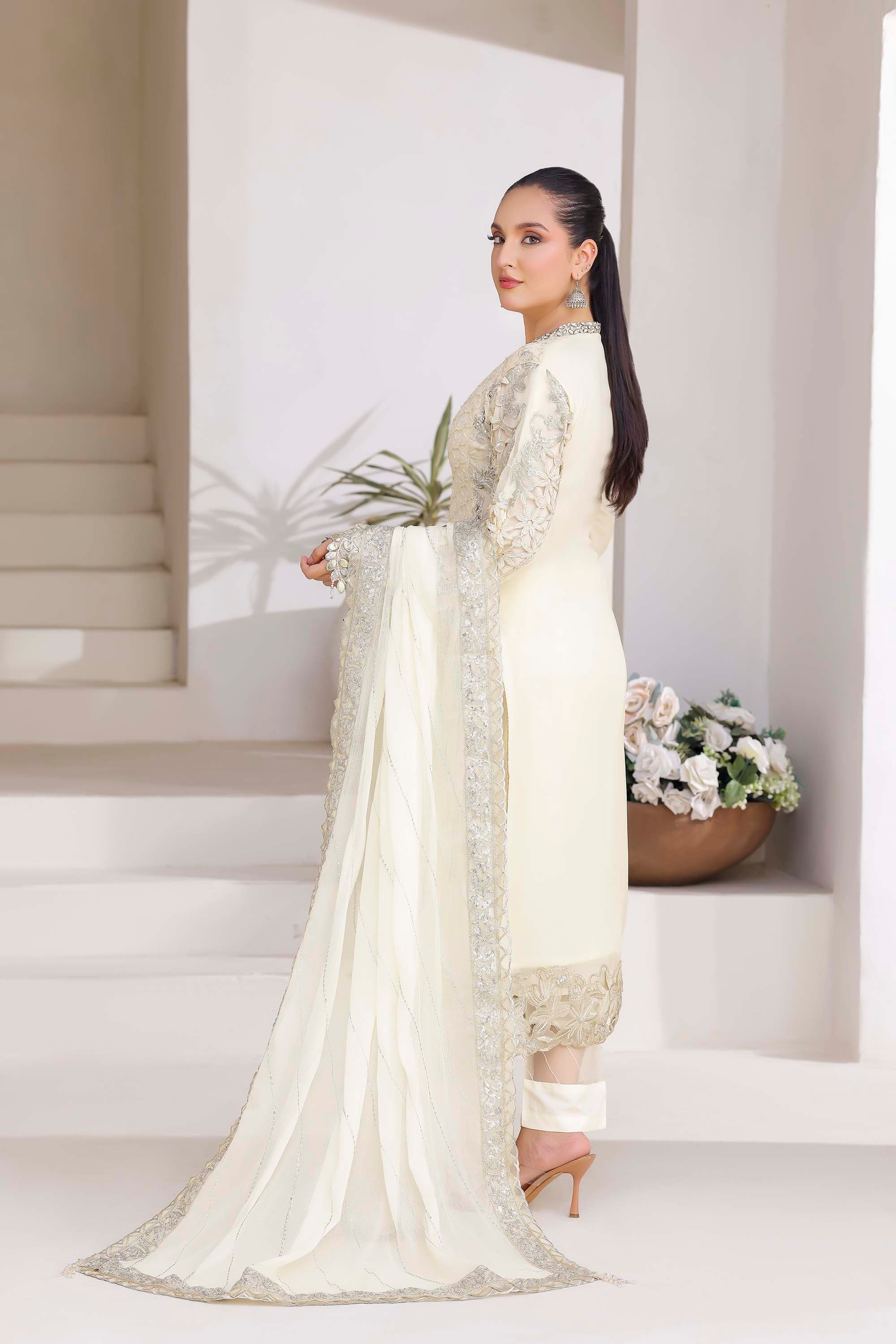 Ayleen Ivory: Classic Grandeur Formal Ensemble