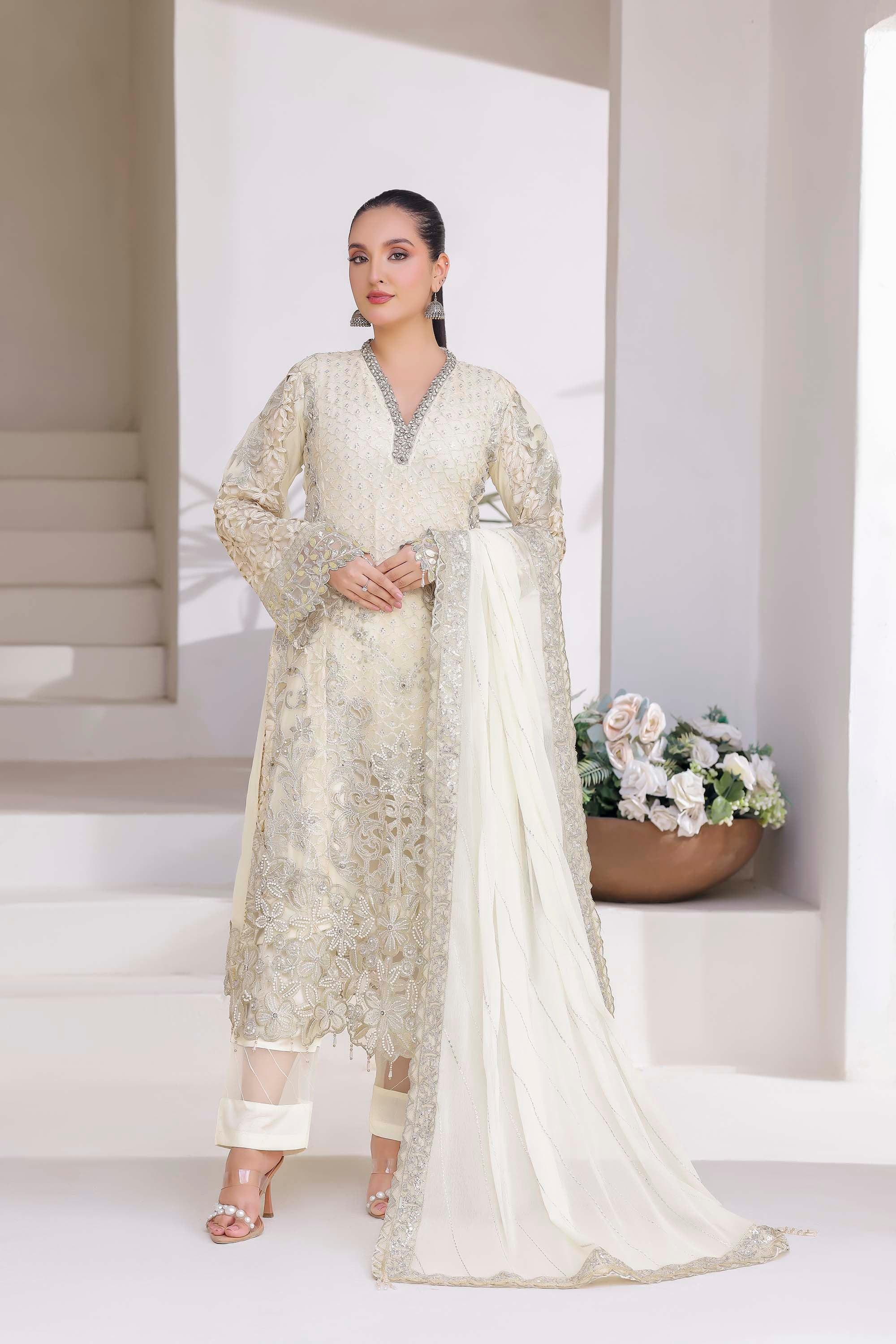 Ayleen Ivory: Classic Grandeur Formal Ensemble
