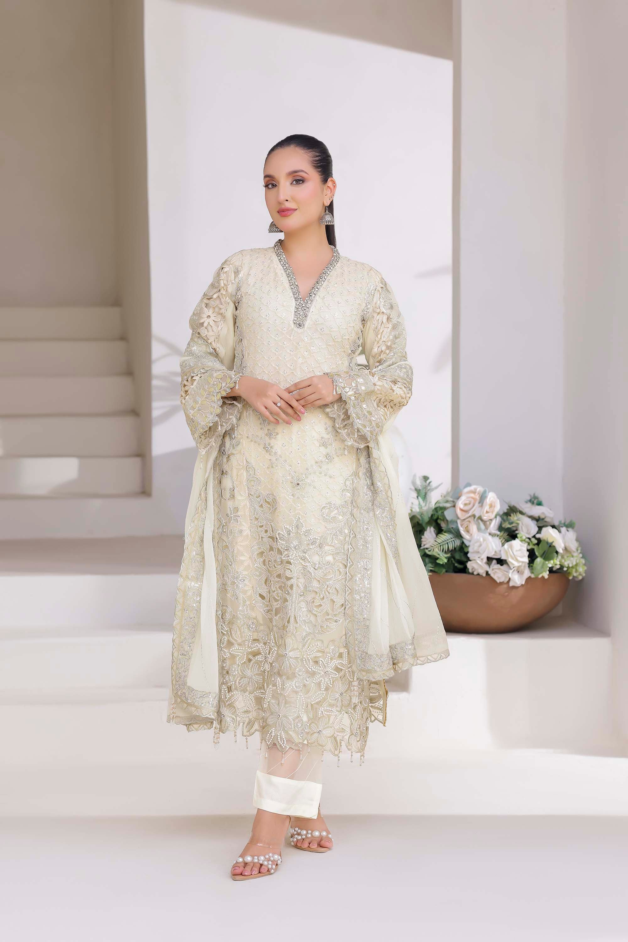 Ayleen Ivory: Classic Grandeur Formal Ensemble