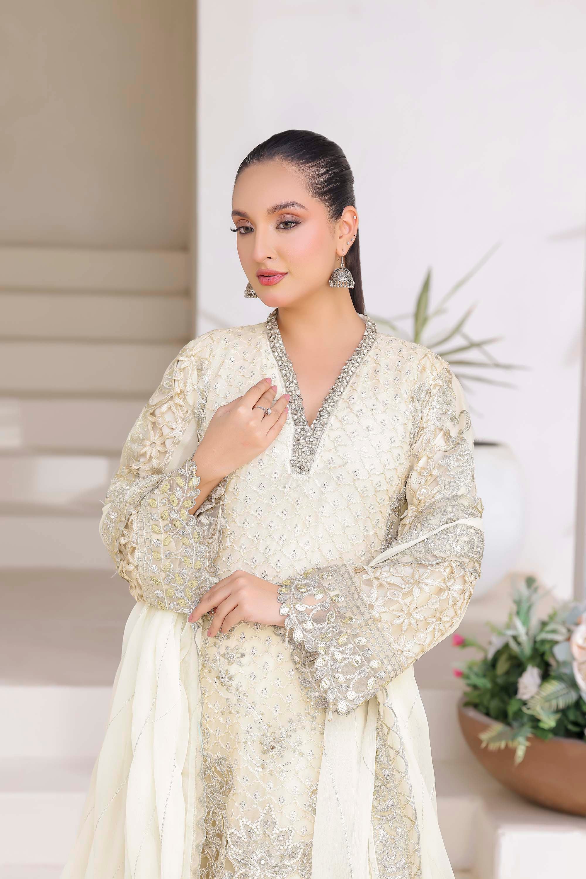Ayleen Ivory: Classic Grandeur Formal Ensemble