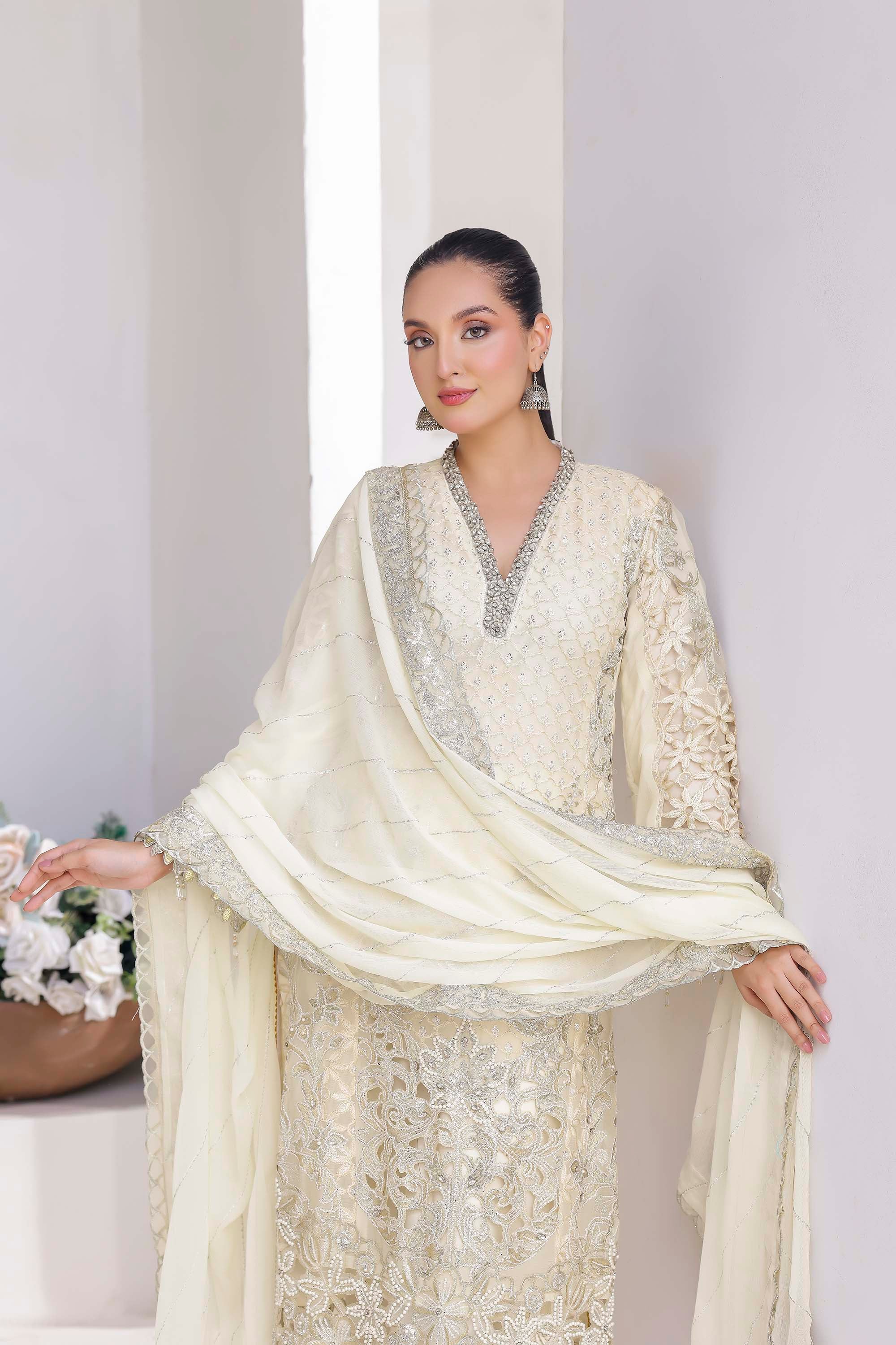 Ayleen Ivory: Classic Grandeur Formal Ensemble