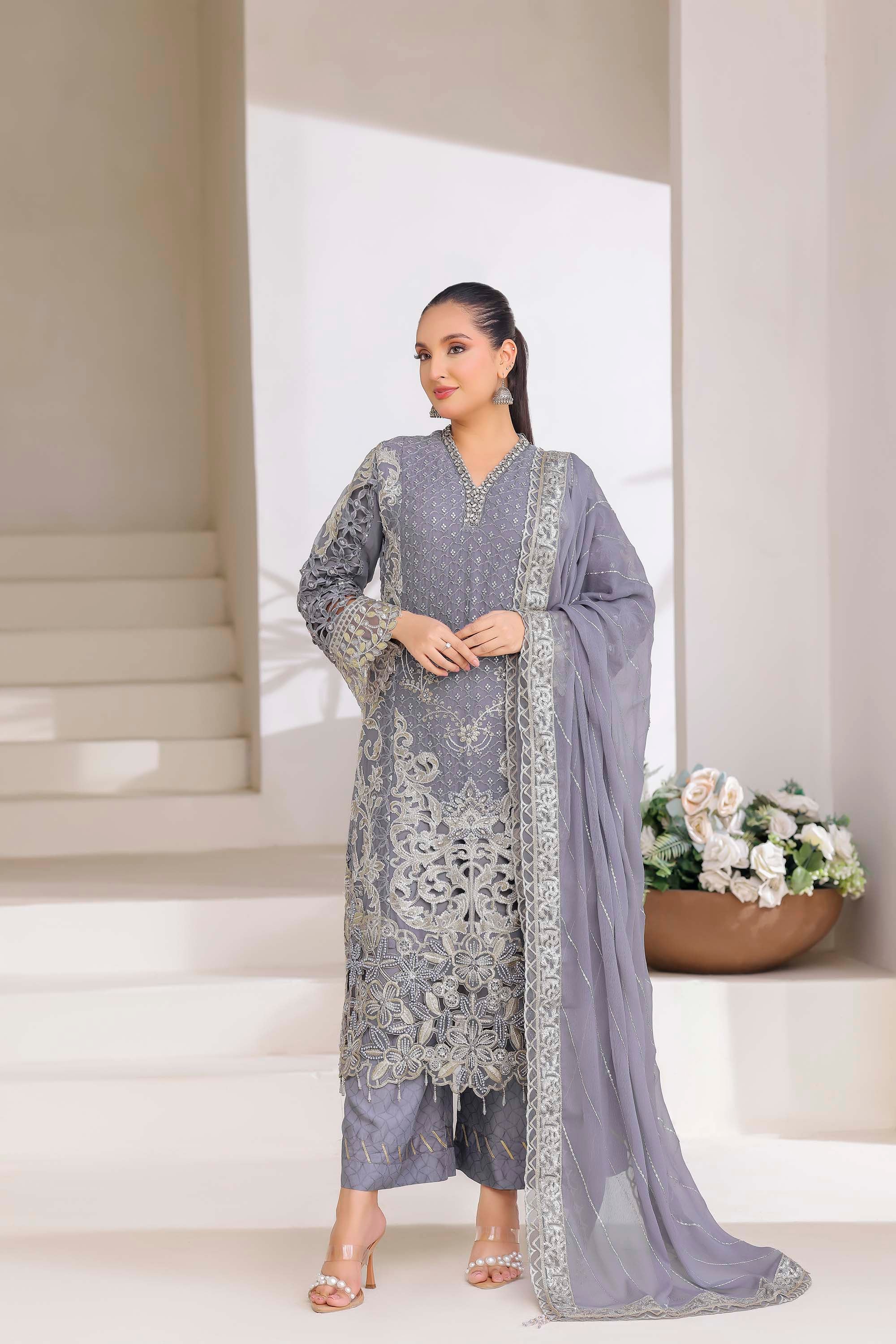 Ayleen Lavender Mist: Regal Allure Formal Ensemble