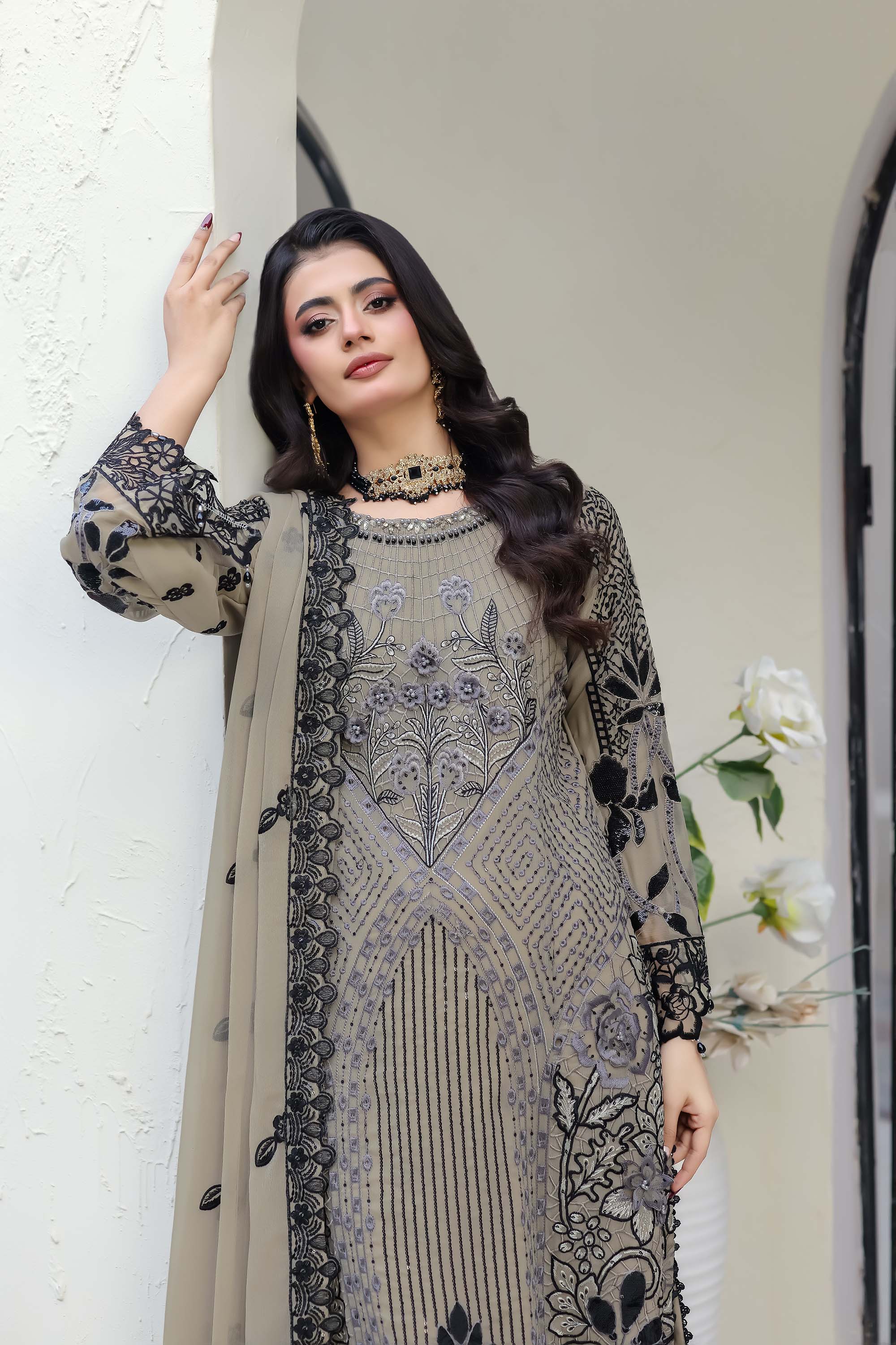 Zaib-o-Zeenat Embroidered Ensemble – Charcoal Taupe & Black