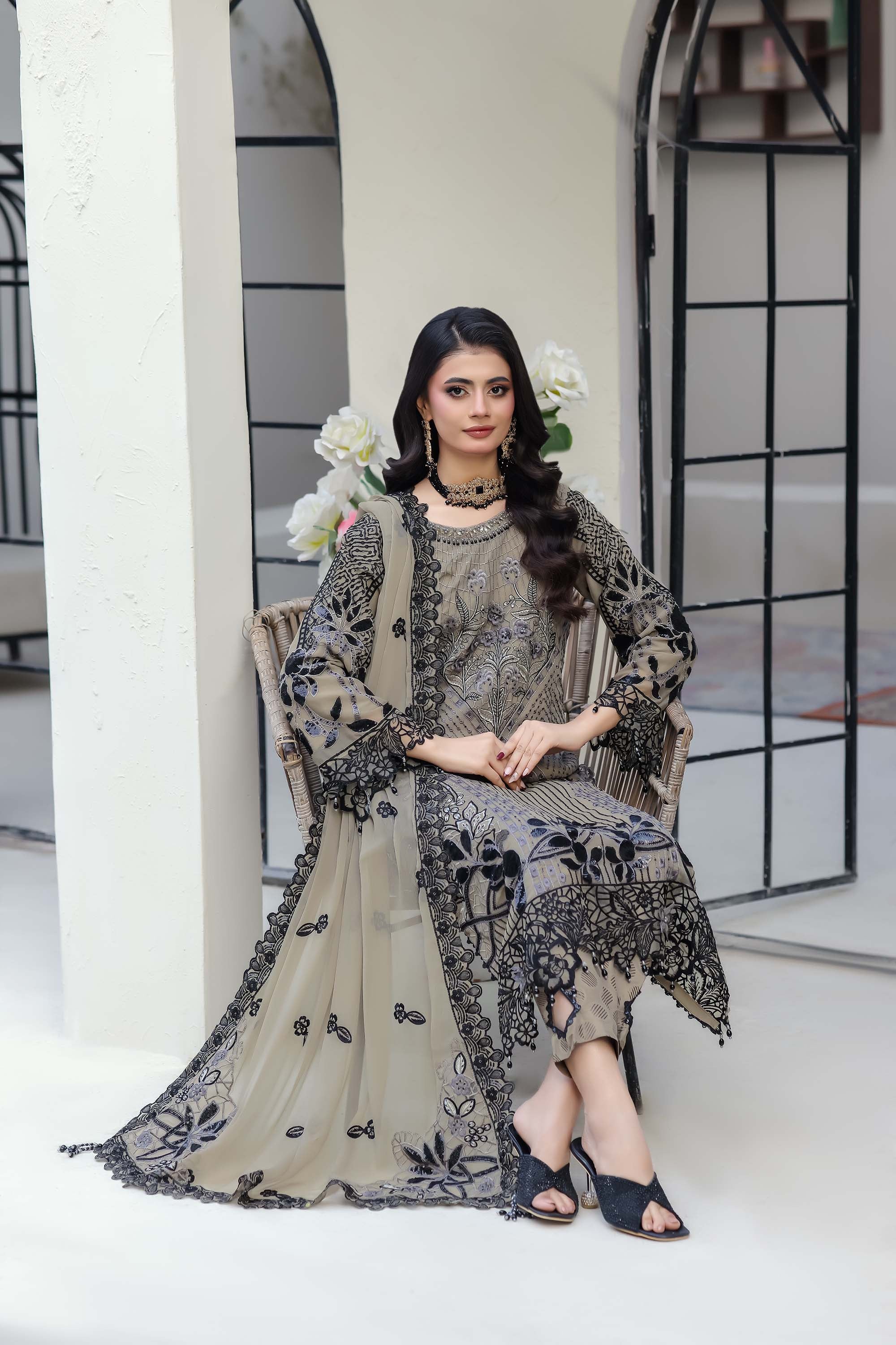 Zaib-o-Zeenat Embroidered Ensemble – Charcoal Taupe & Black