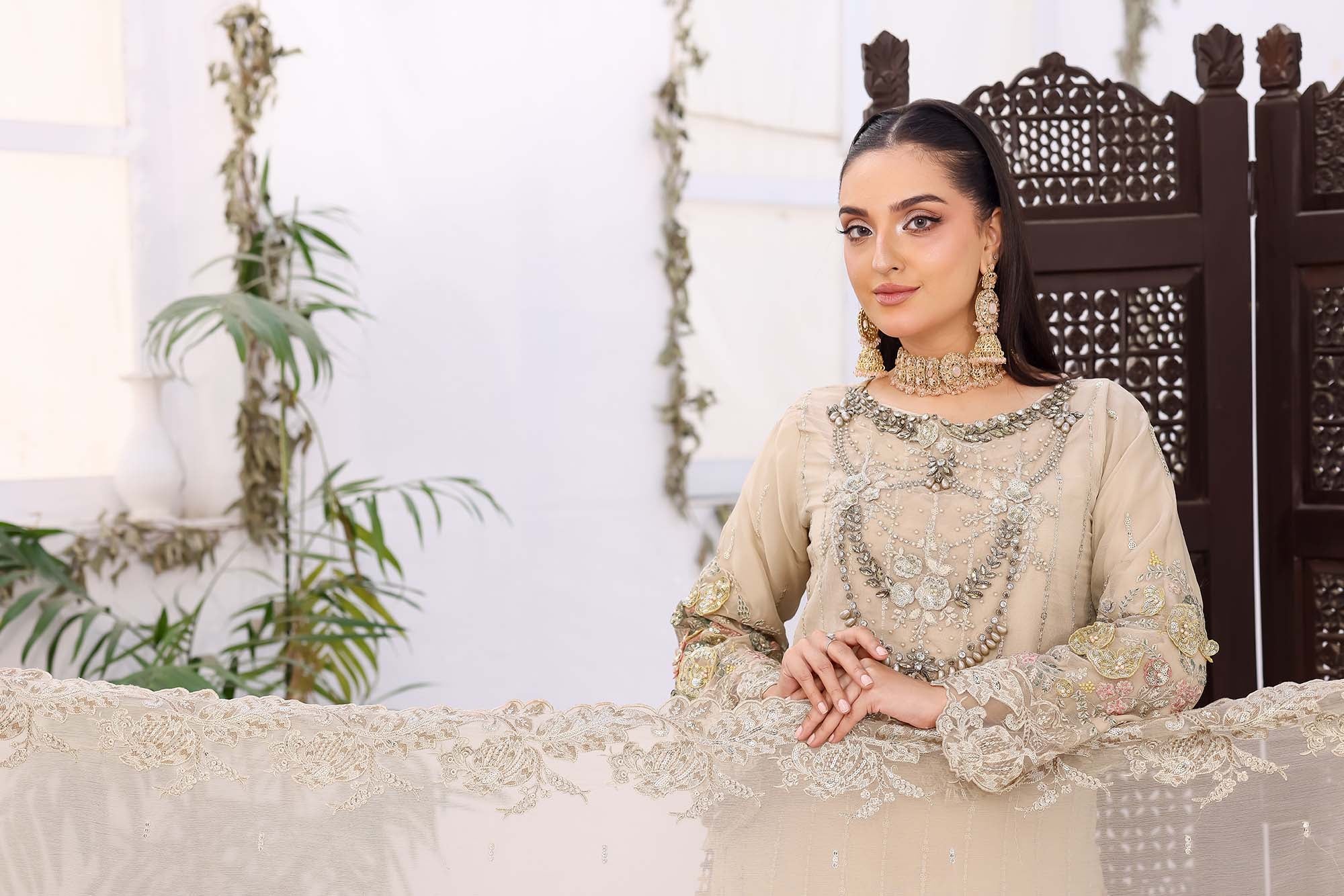 Sahoor Luxury Festive – Sandstone Gold