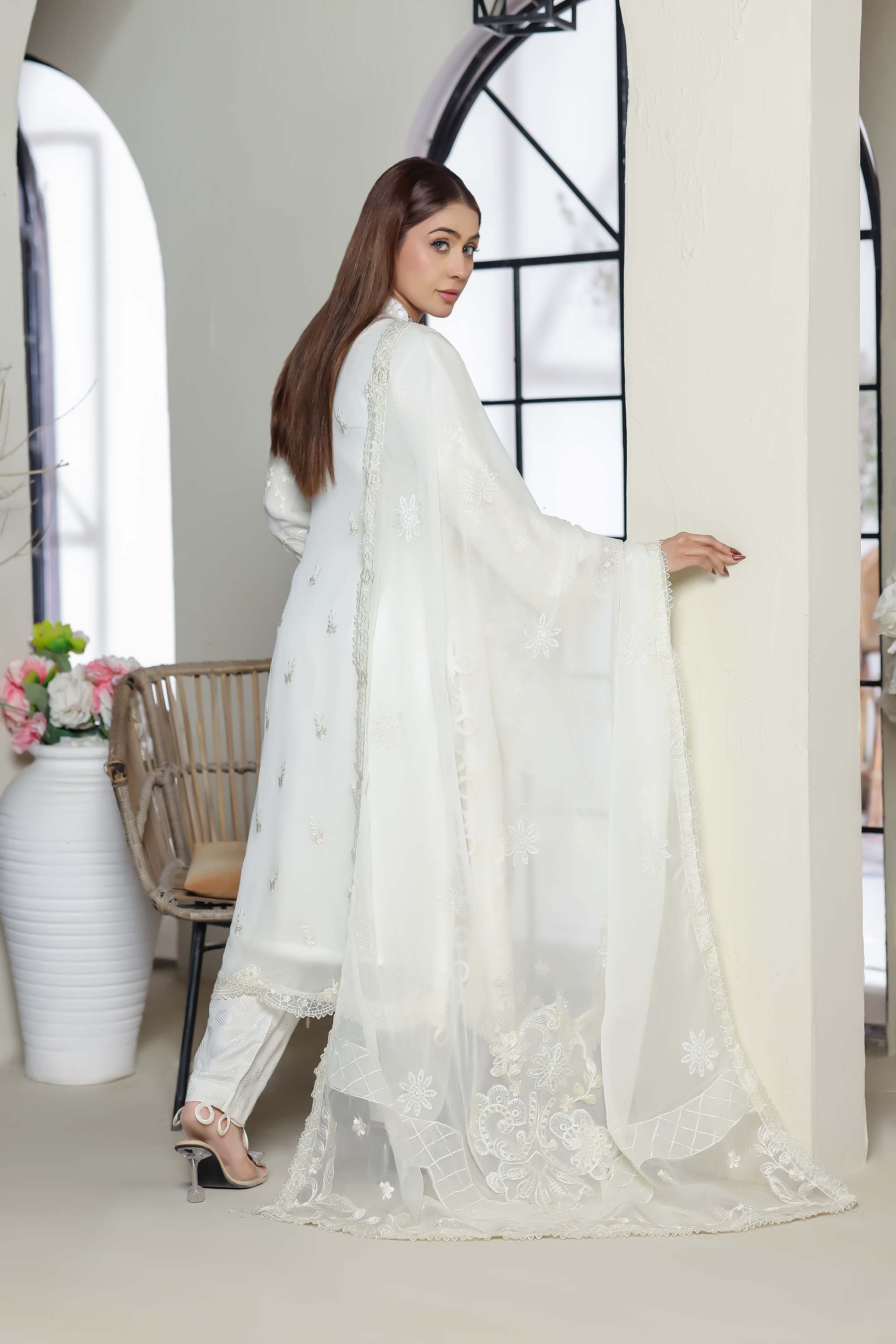 Zaib-o-Zeenat Heritage Edition – Pearl White