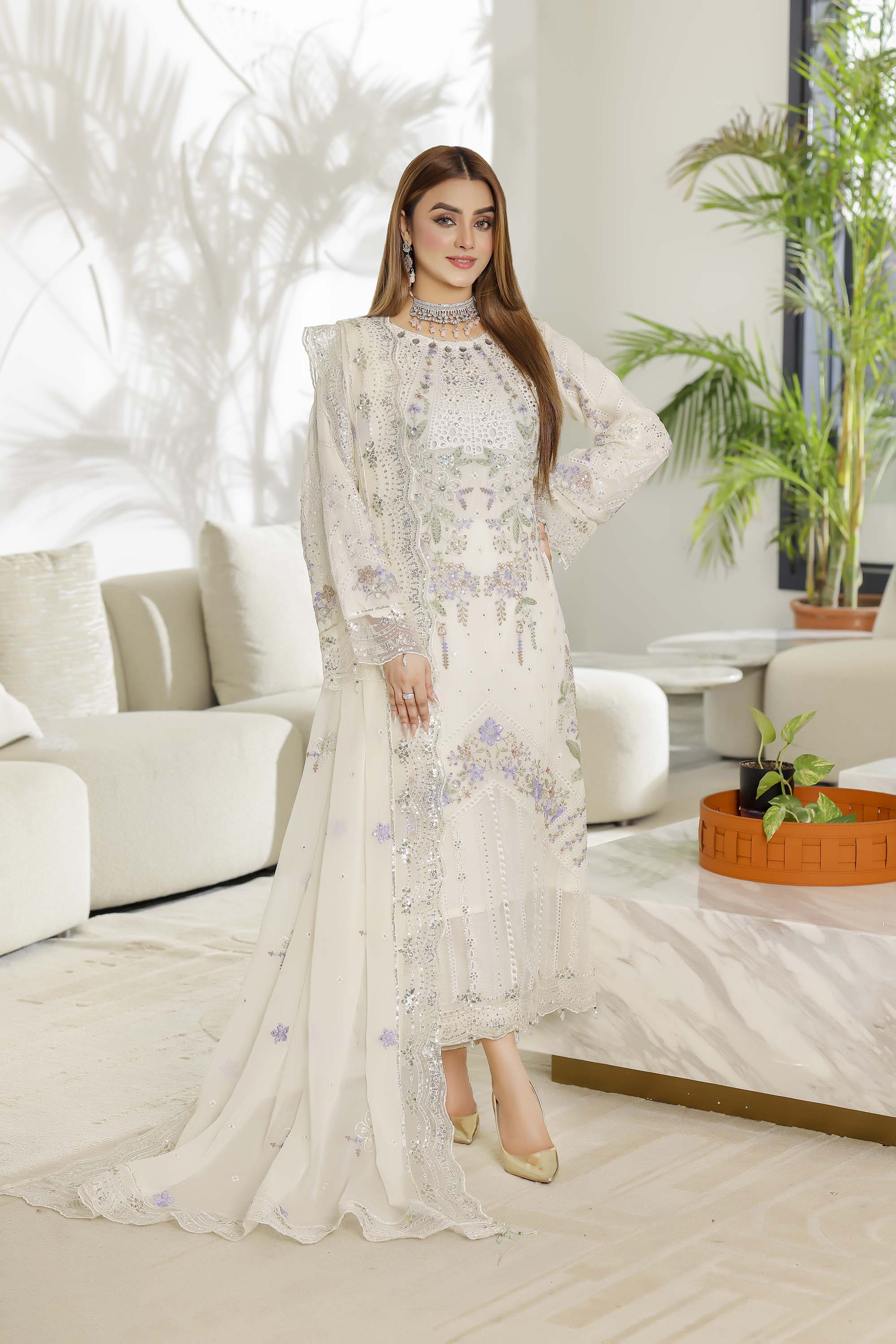 Fahriye – Ivory White Embroidered Chiffon Suit