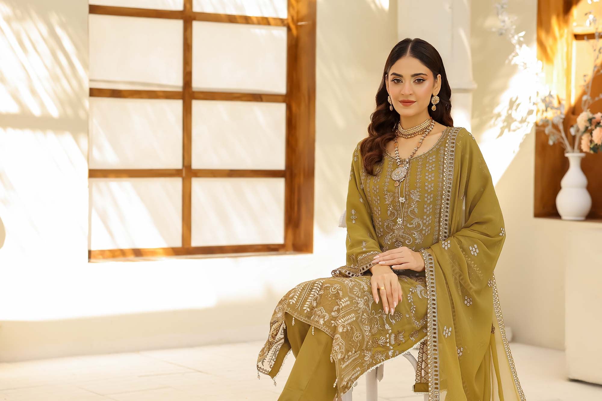 Sayyara – Regal Olive Gold