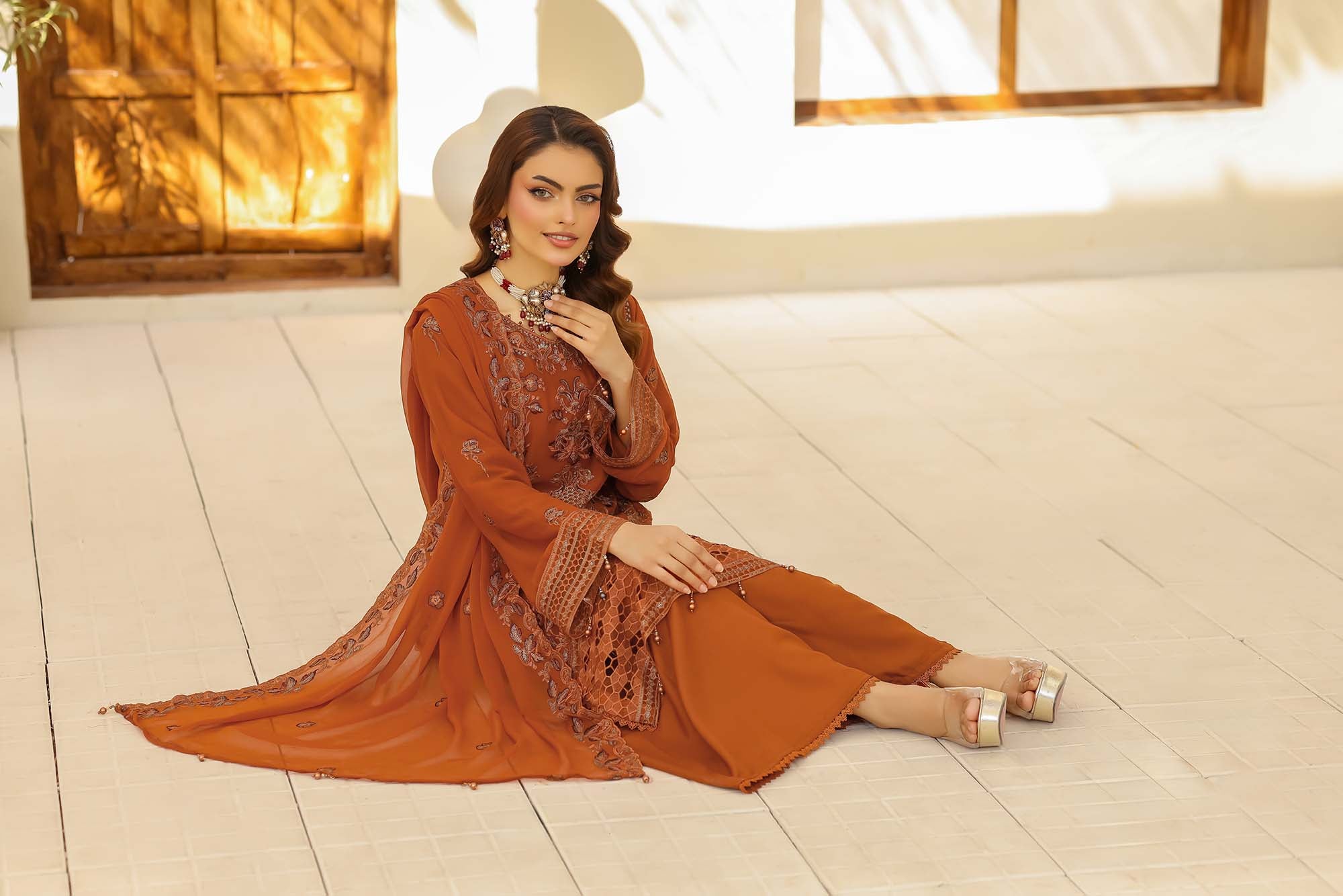 Sayyara – Burnt Rust & Amber