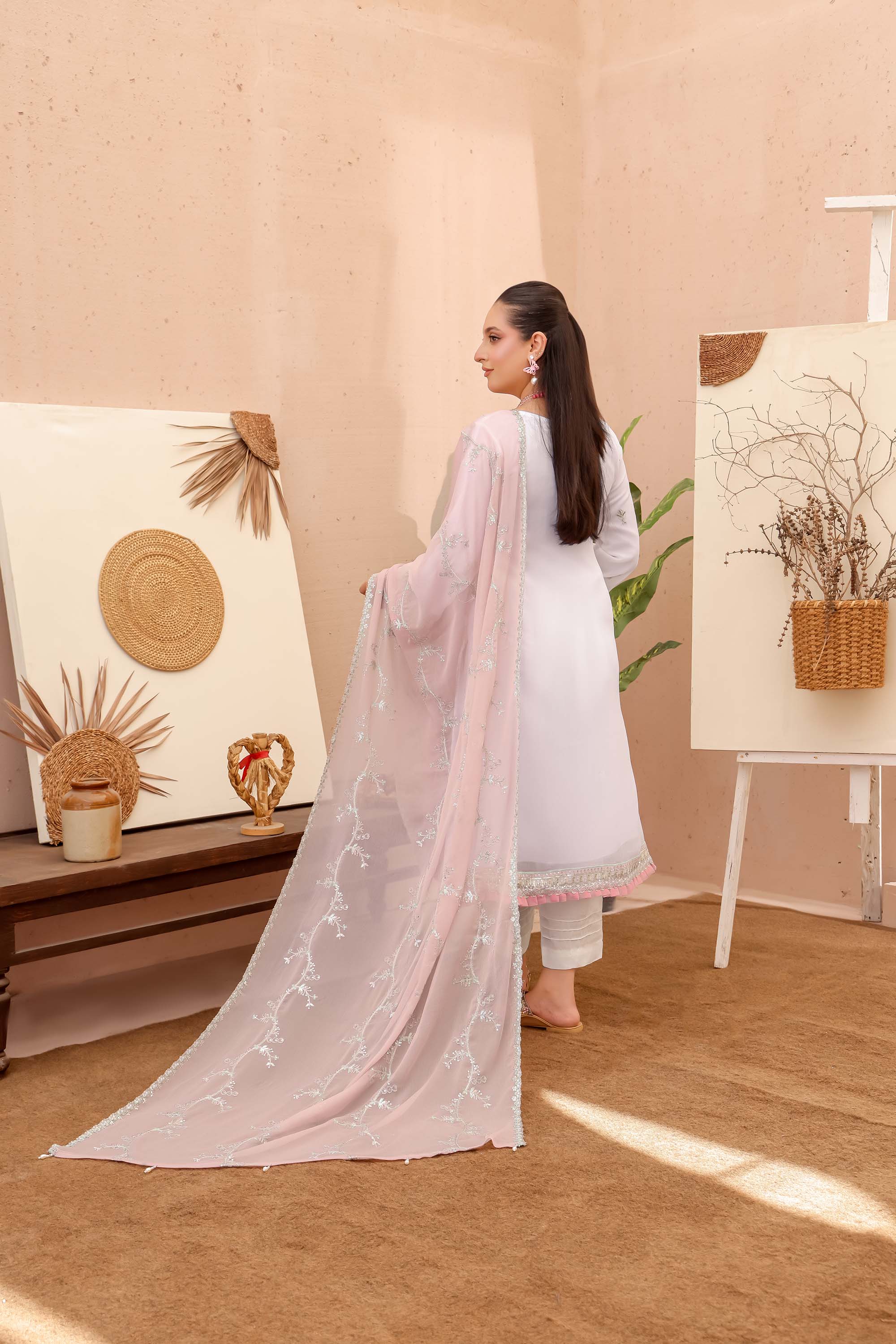 LA Bella White Contrast – Soft Lilac