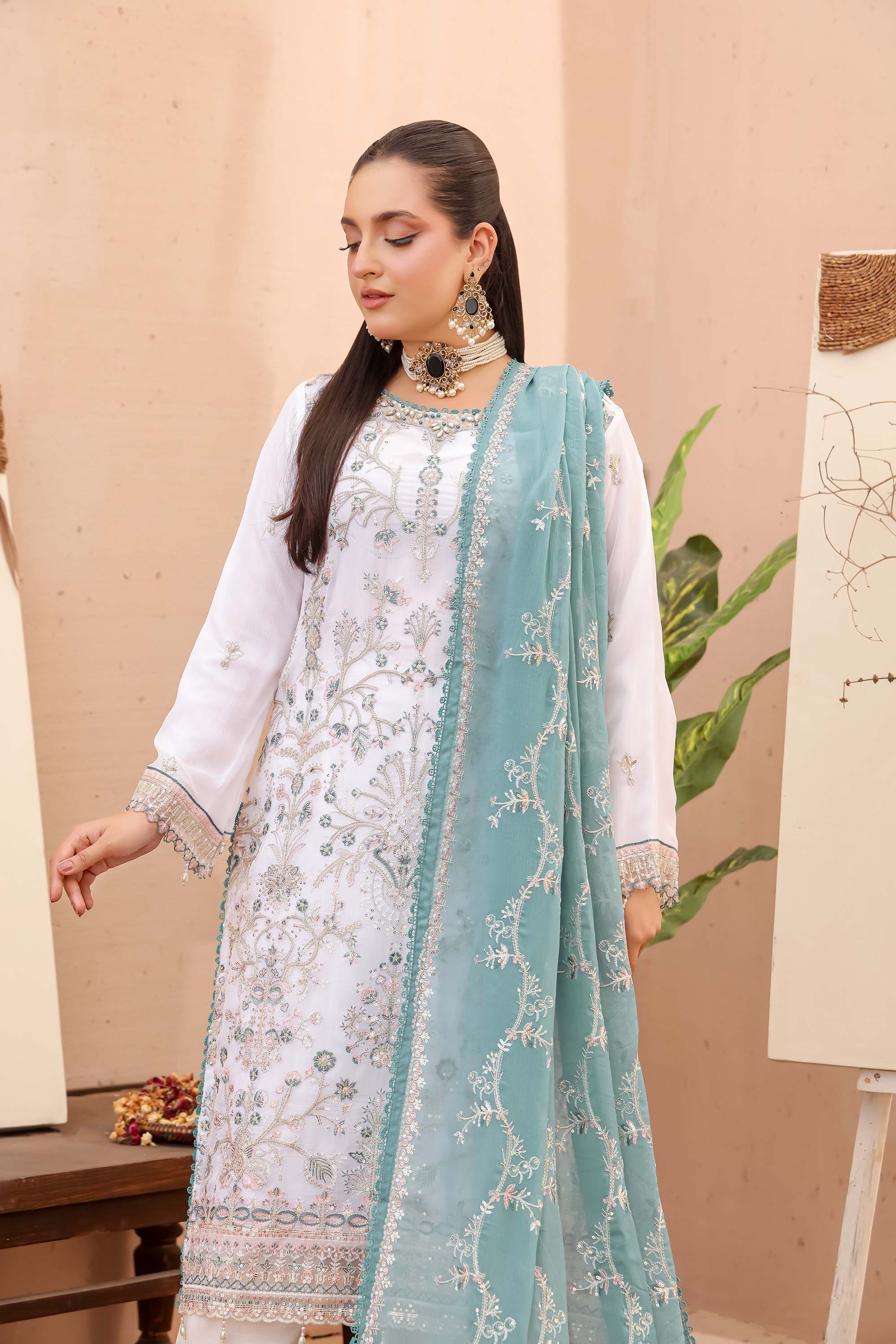 LA Bella White Contrast – Aqua Blue