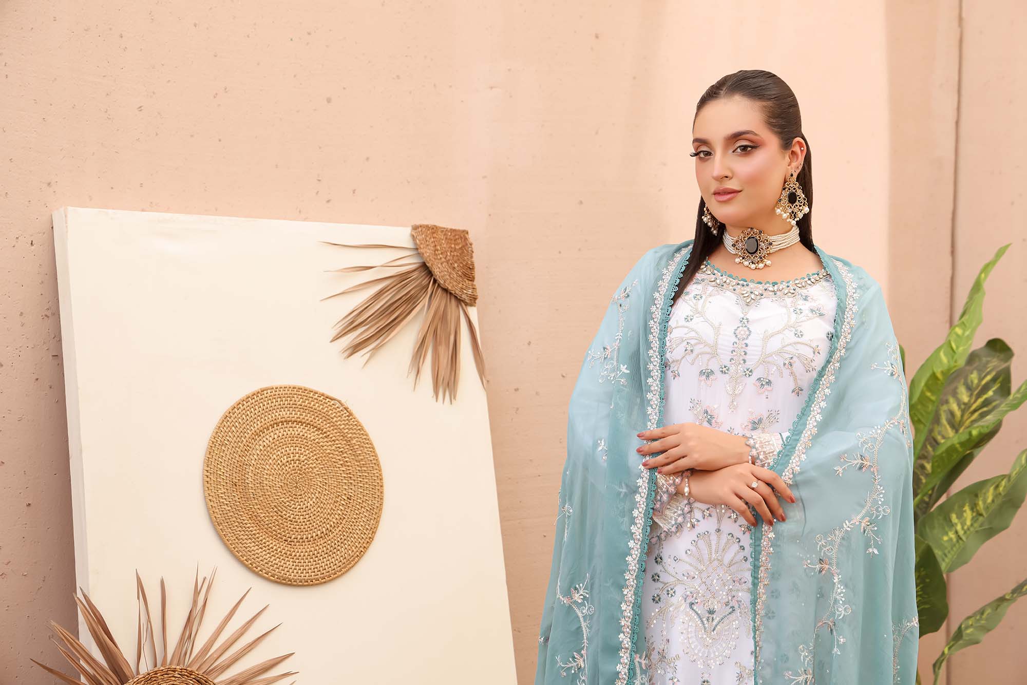 LA Bella White Contrast – Aqua Blue