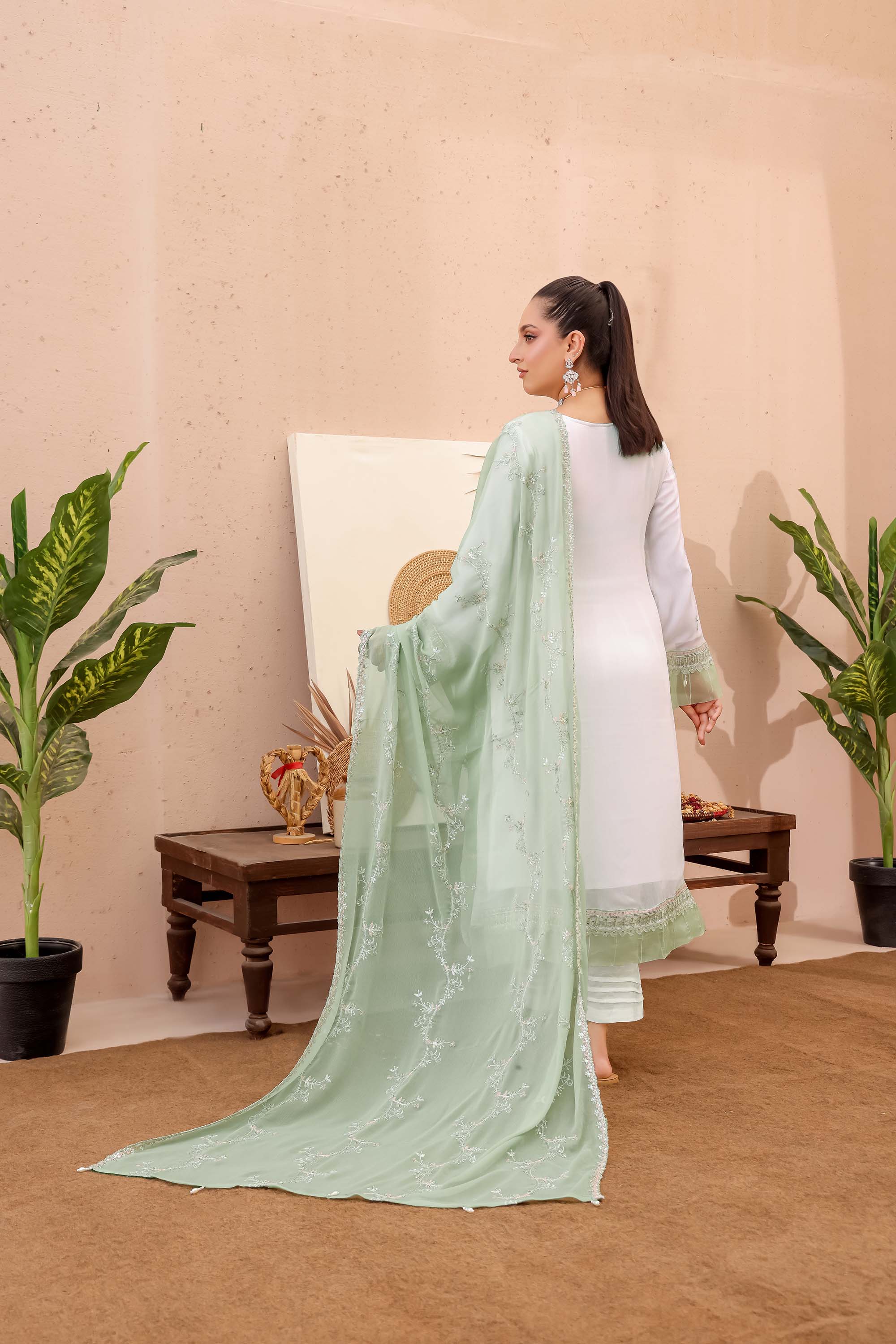 LA Bella White Contrast – Mint Green