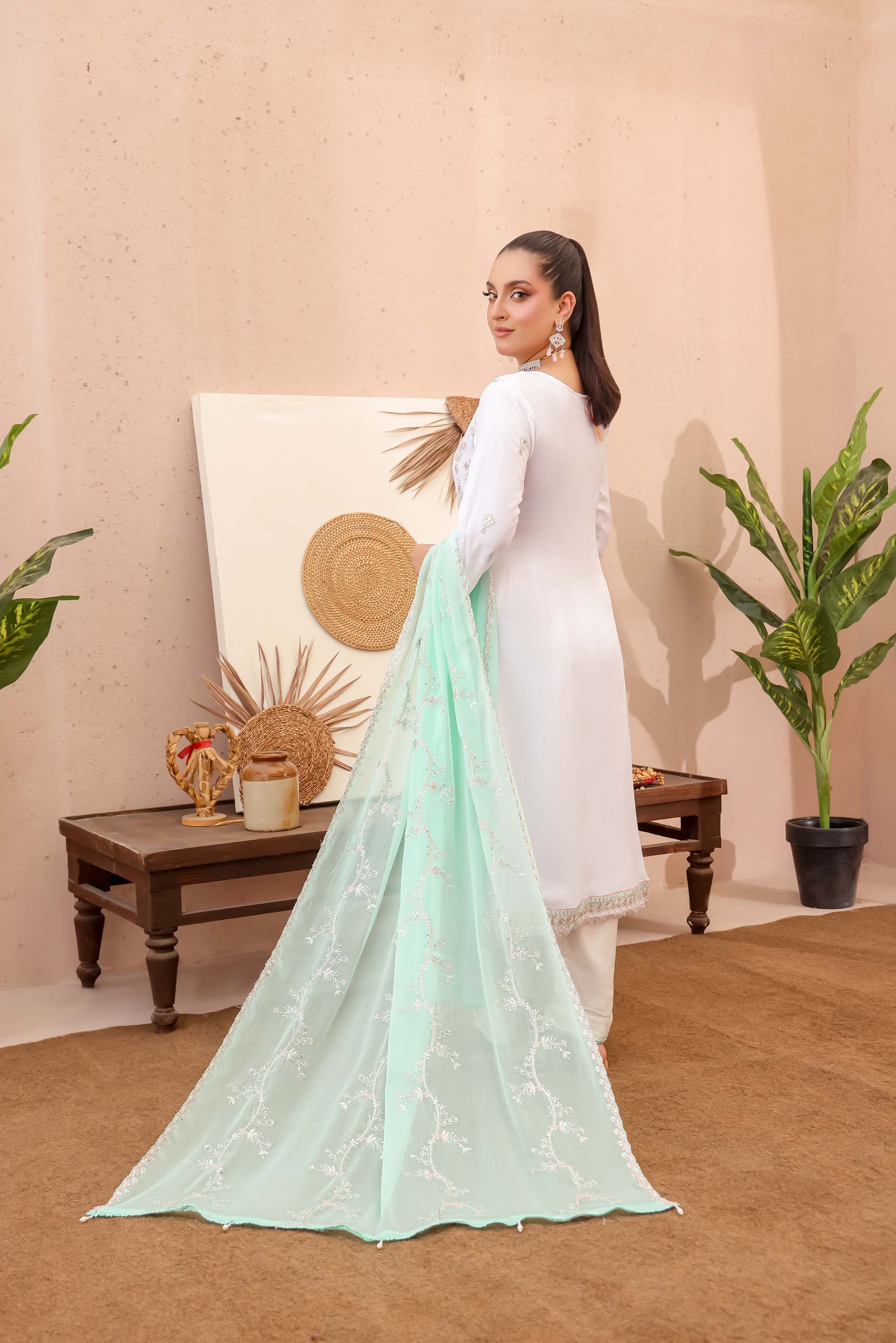 LA Bella White Contrast – Mint Green
