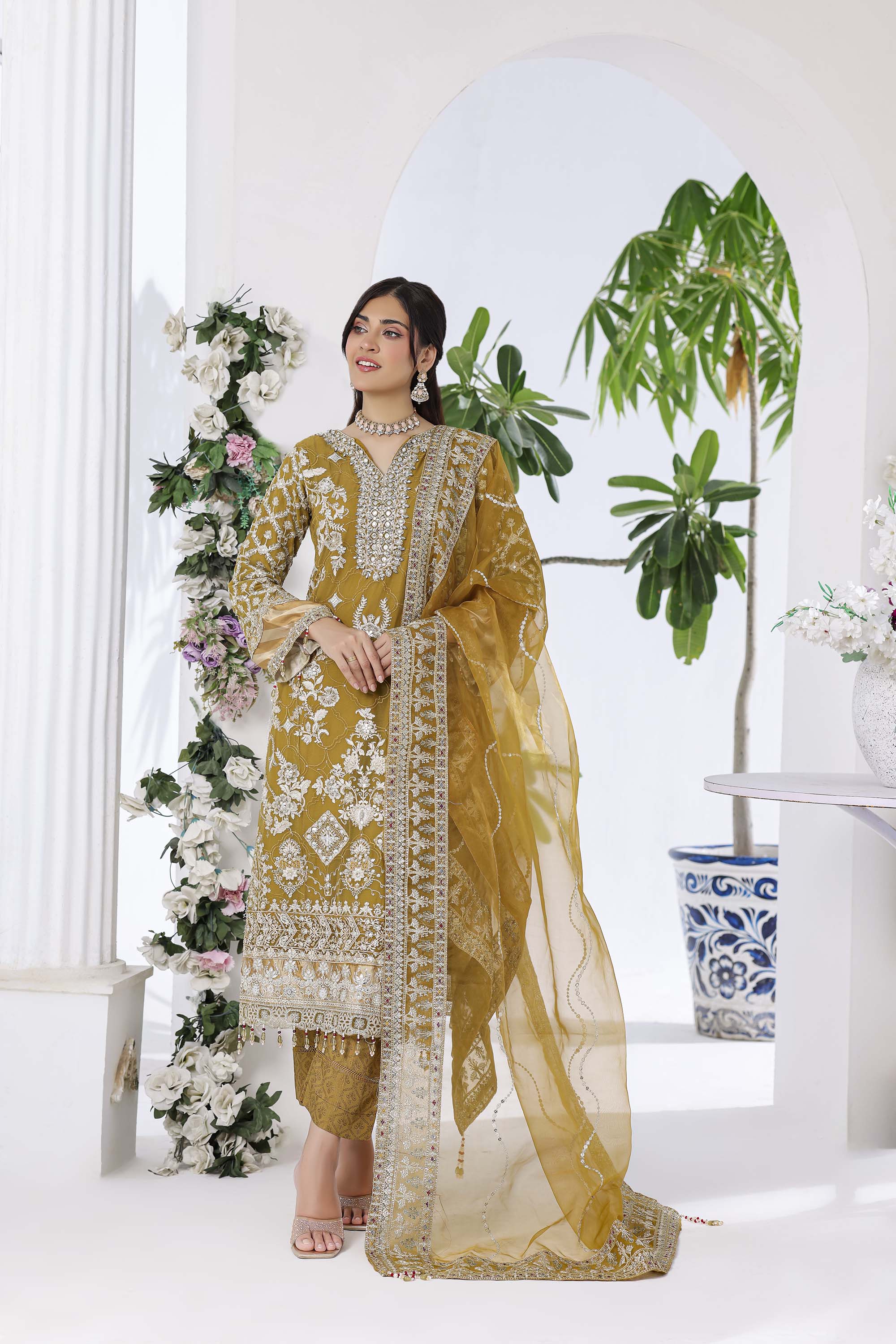 Tehani – Mustard Gold Elegance