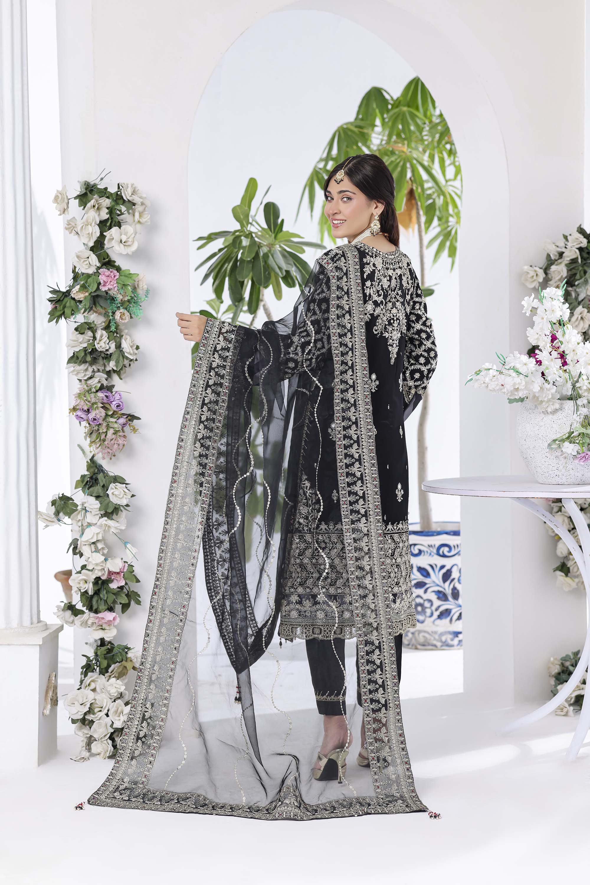 Tehani – Classic Black Majesty