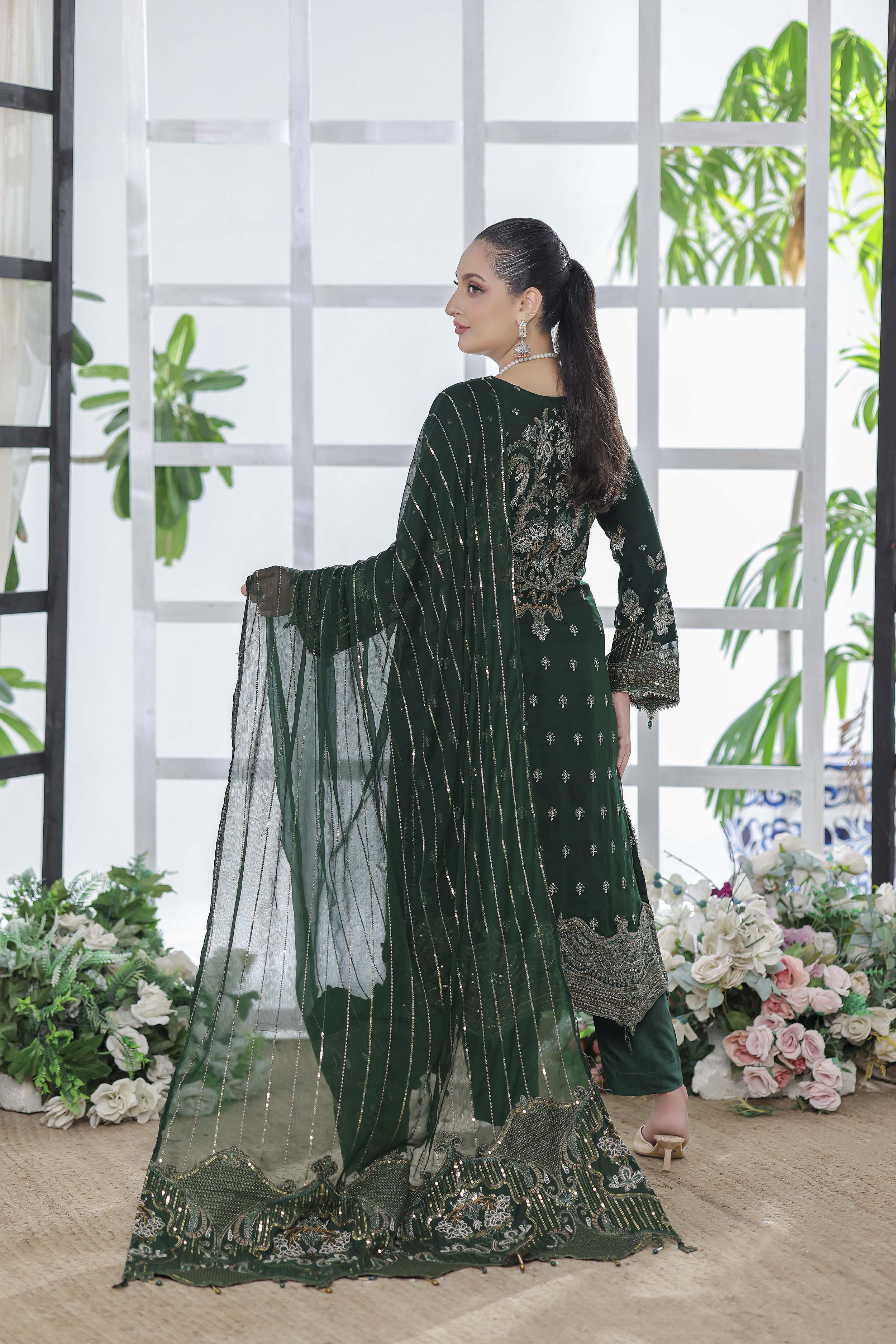 Ghuncha – Emerald Green Luxury Chiffon Outfit