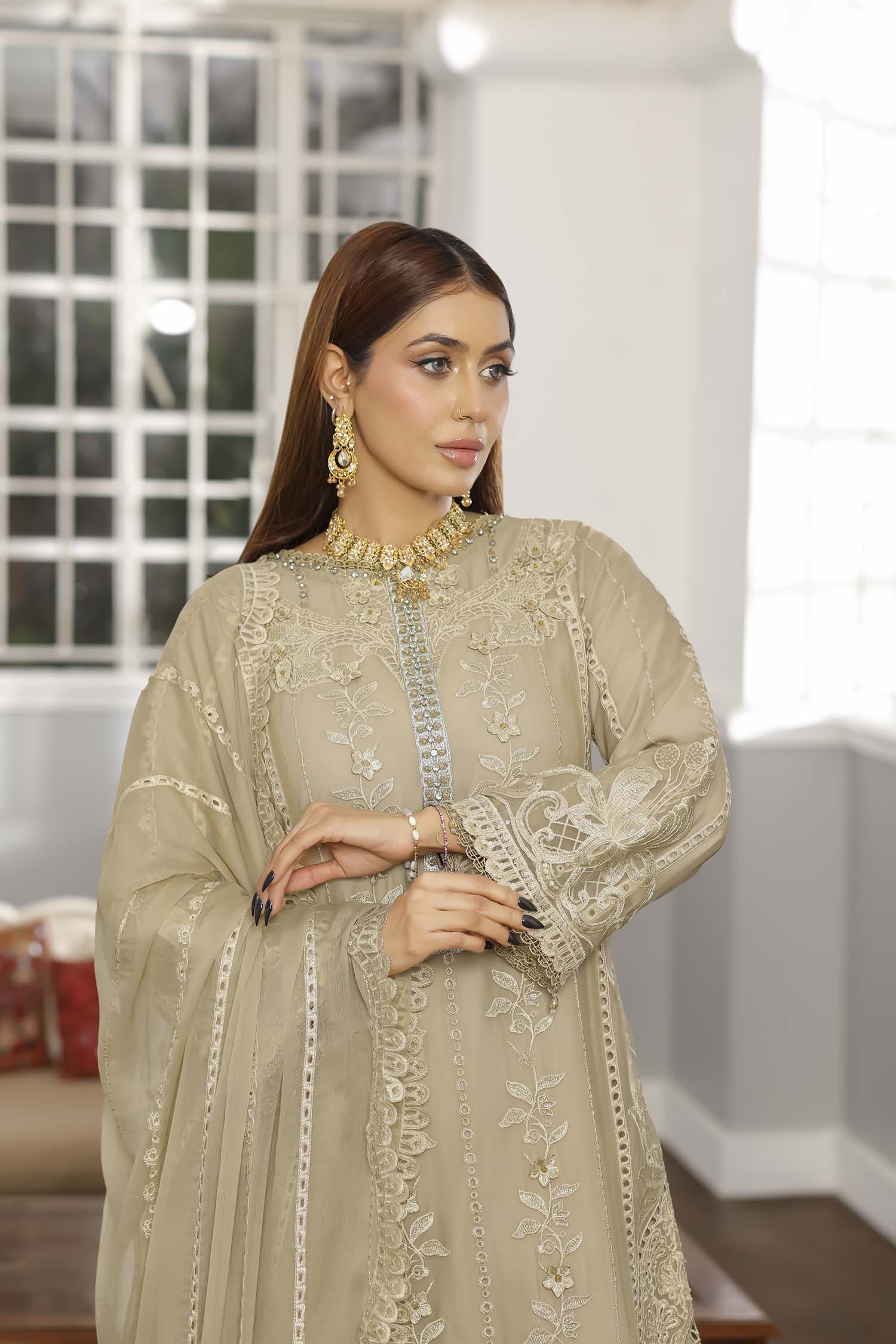 Chic Whisper: Eshaal Taupe Dreams