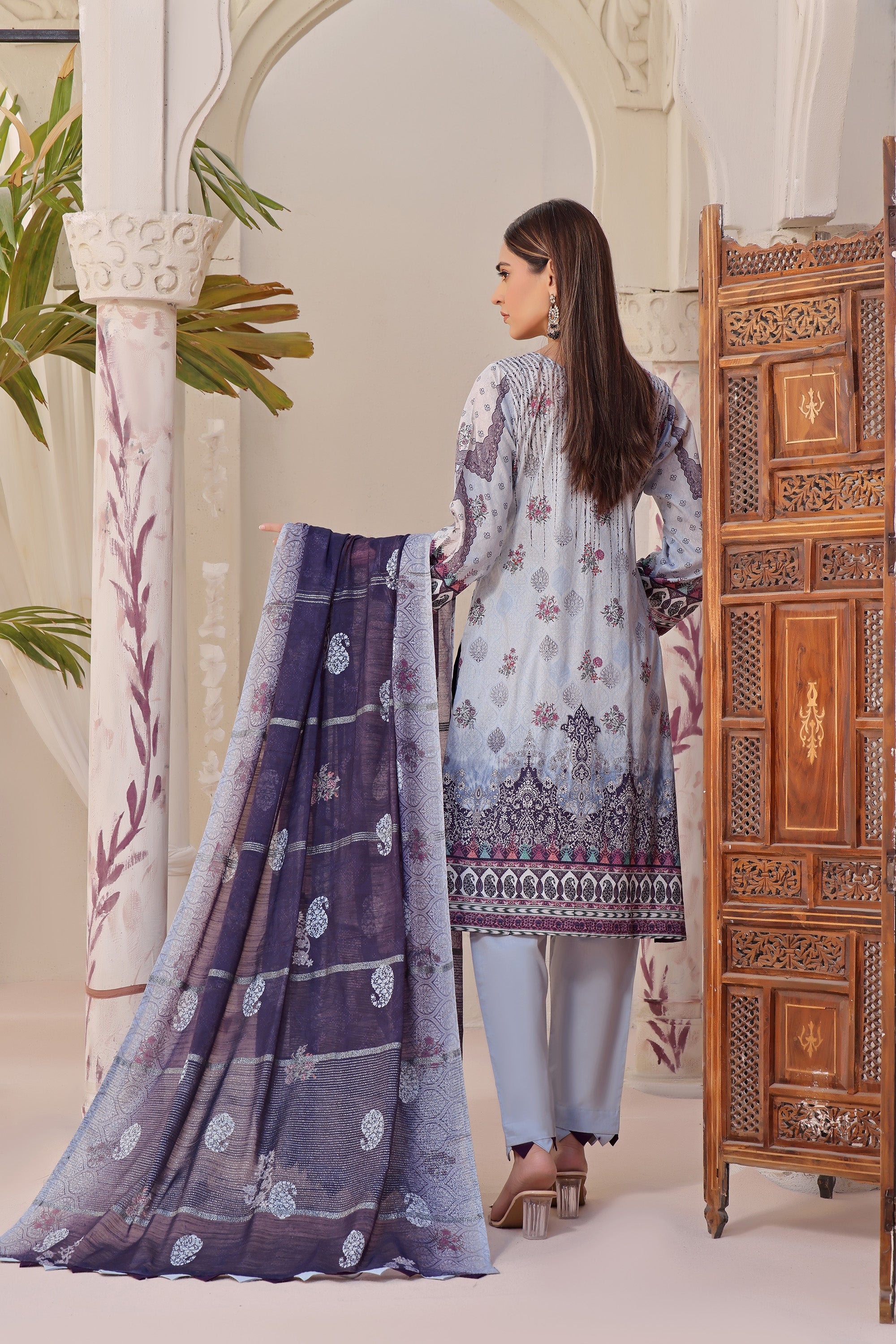 HRN BK-04  Neck embroidered Unstitched 3 Piece suit Zari lawn  dupatta