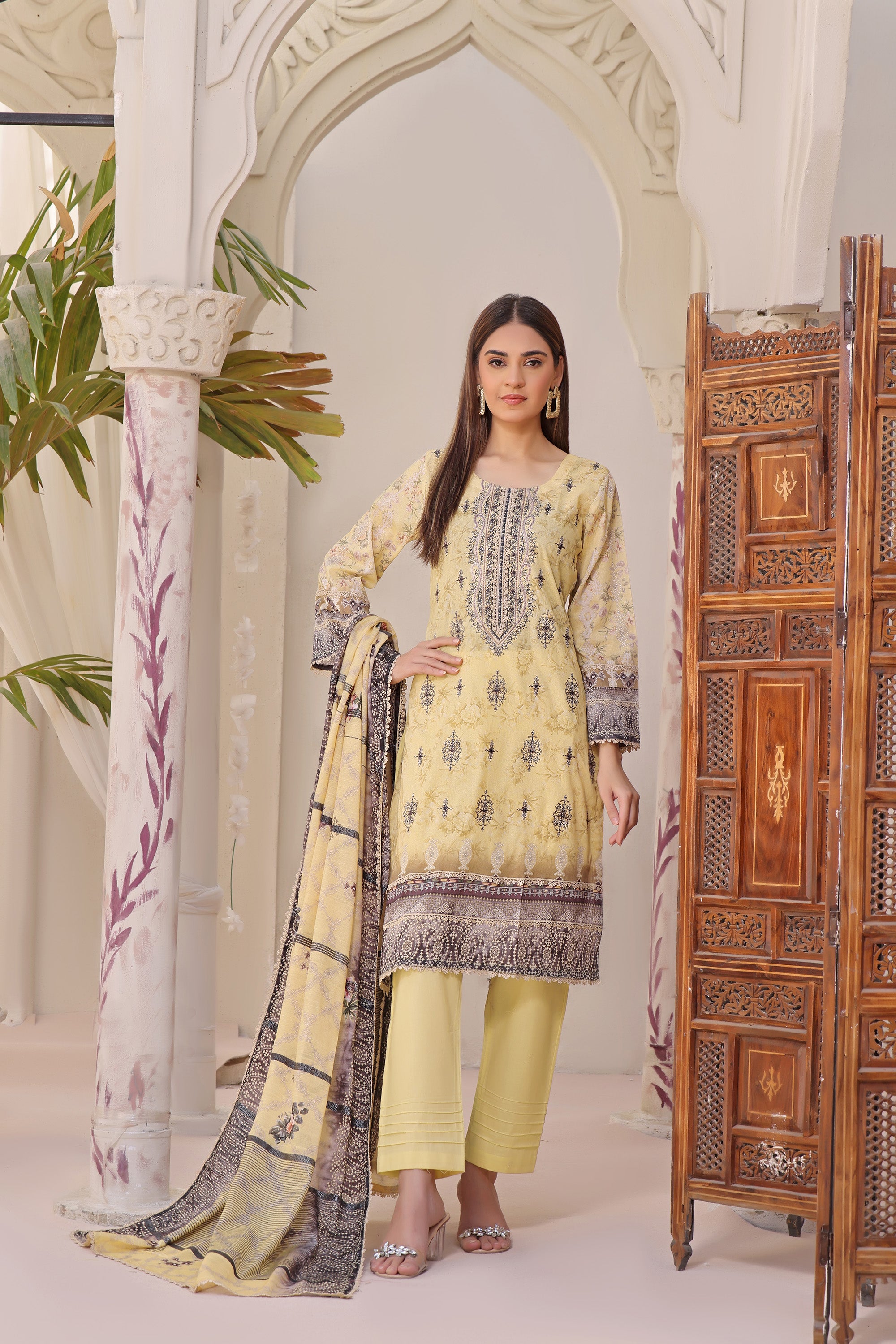 HRN BK-03  Neck embroidered Unstitched 3 Piece suit Zari lawn  dupatta