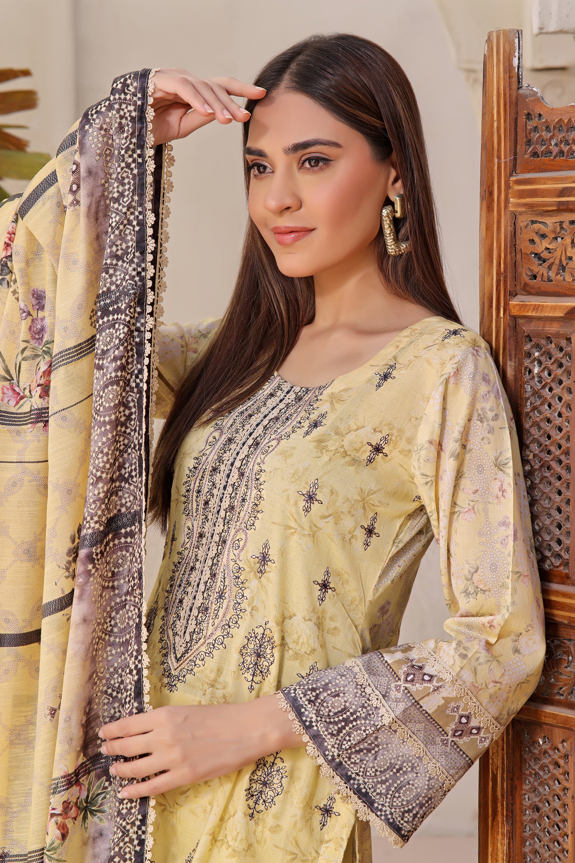 HRN BK-03  Neck embroidered Unstitched 3 Piece suit Zari lawn  dupatta