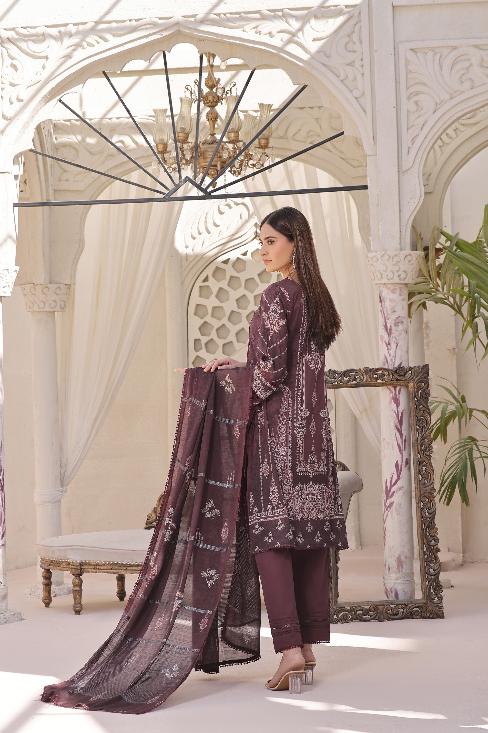 HRN BK-09  Neck embroidered Unstitched 3 Piece suit Zari lawn  dupatta