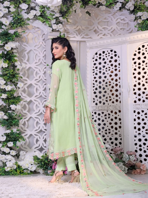 Graceful green flambouyant embroidered 3 piece suit.Heavy dupatta and Sleeves.