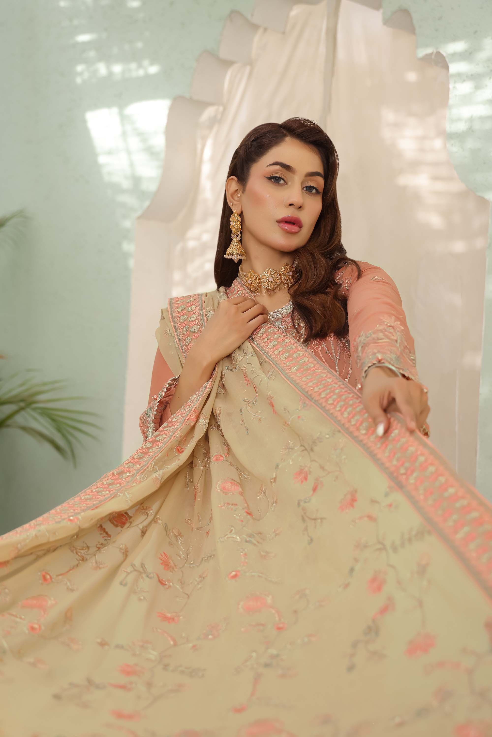 La Bella – Peach & Beige