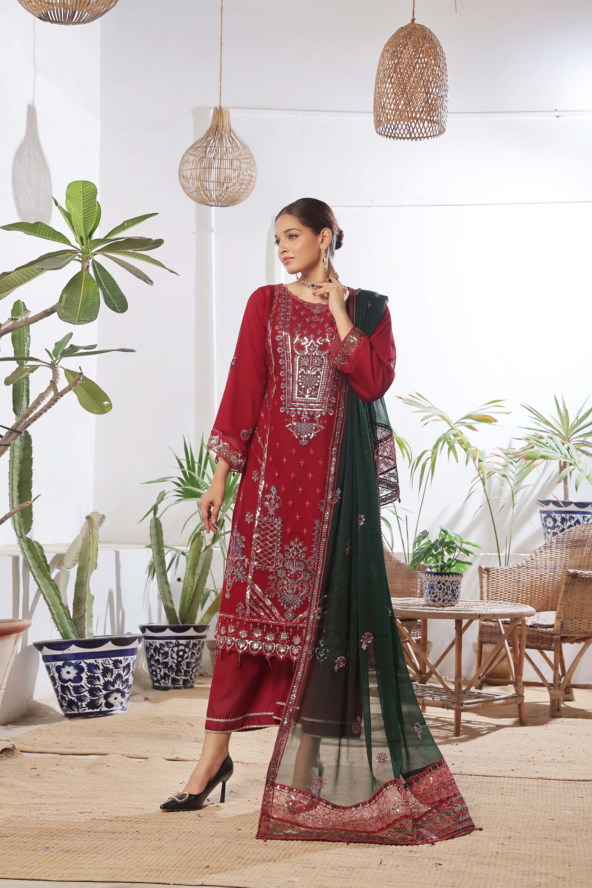 Guldasta – Crimson Luxe
