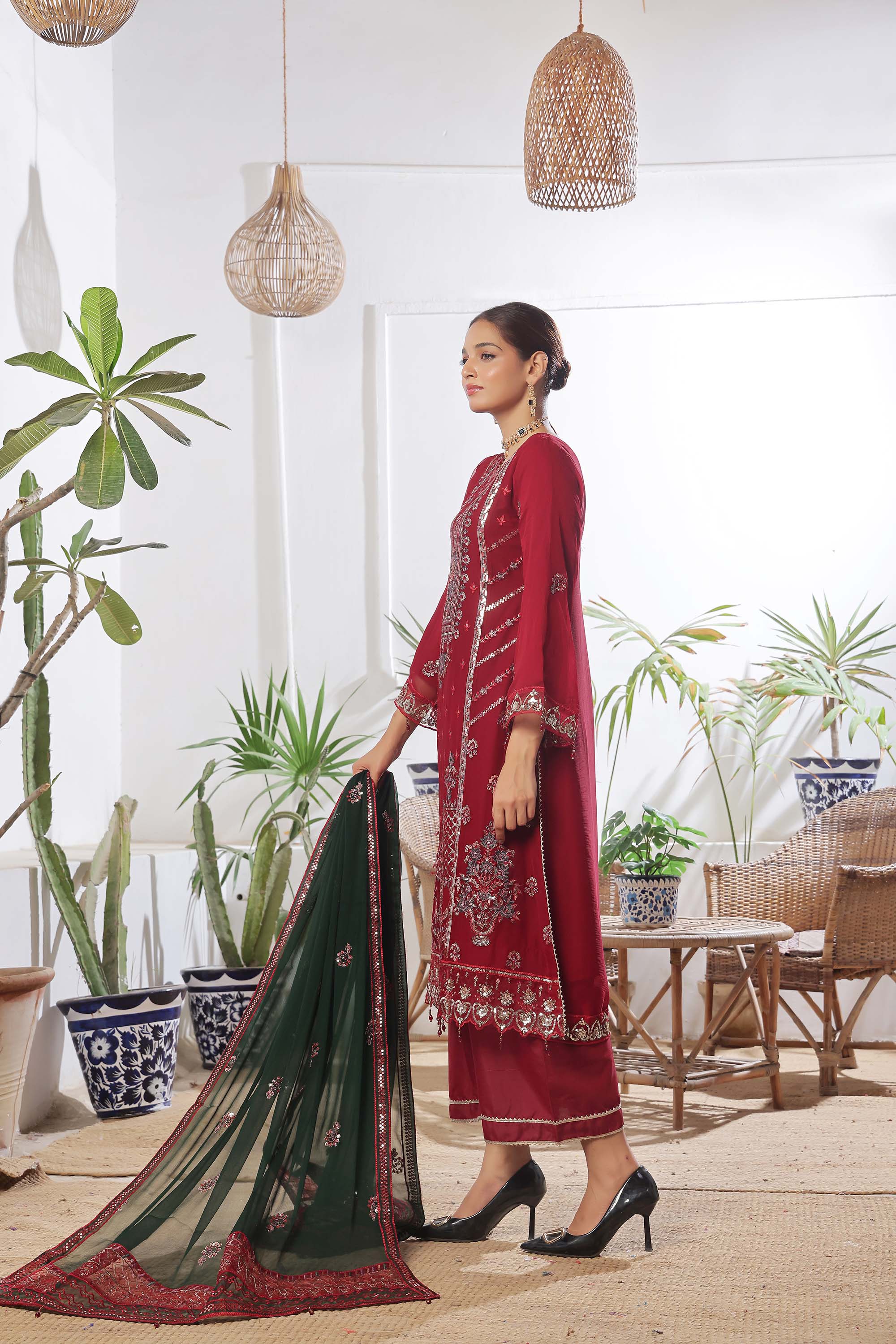 Guldasta – Crimson Luxe