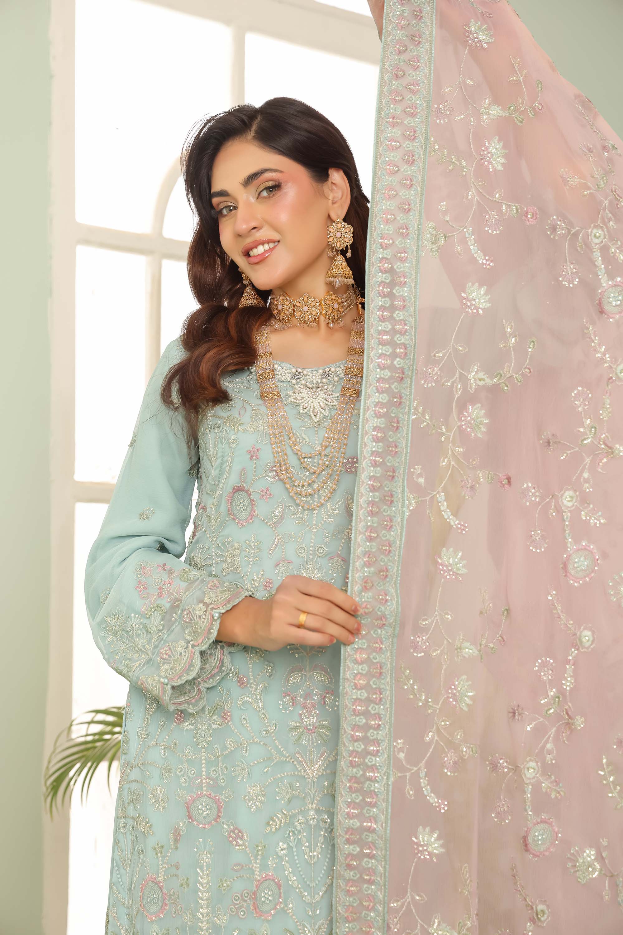 La Bella – Aqua Blue & Blush Pink