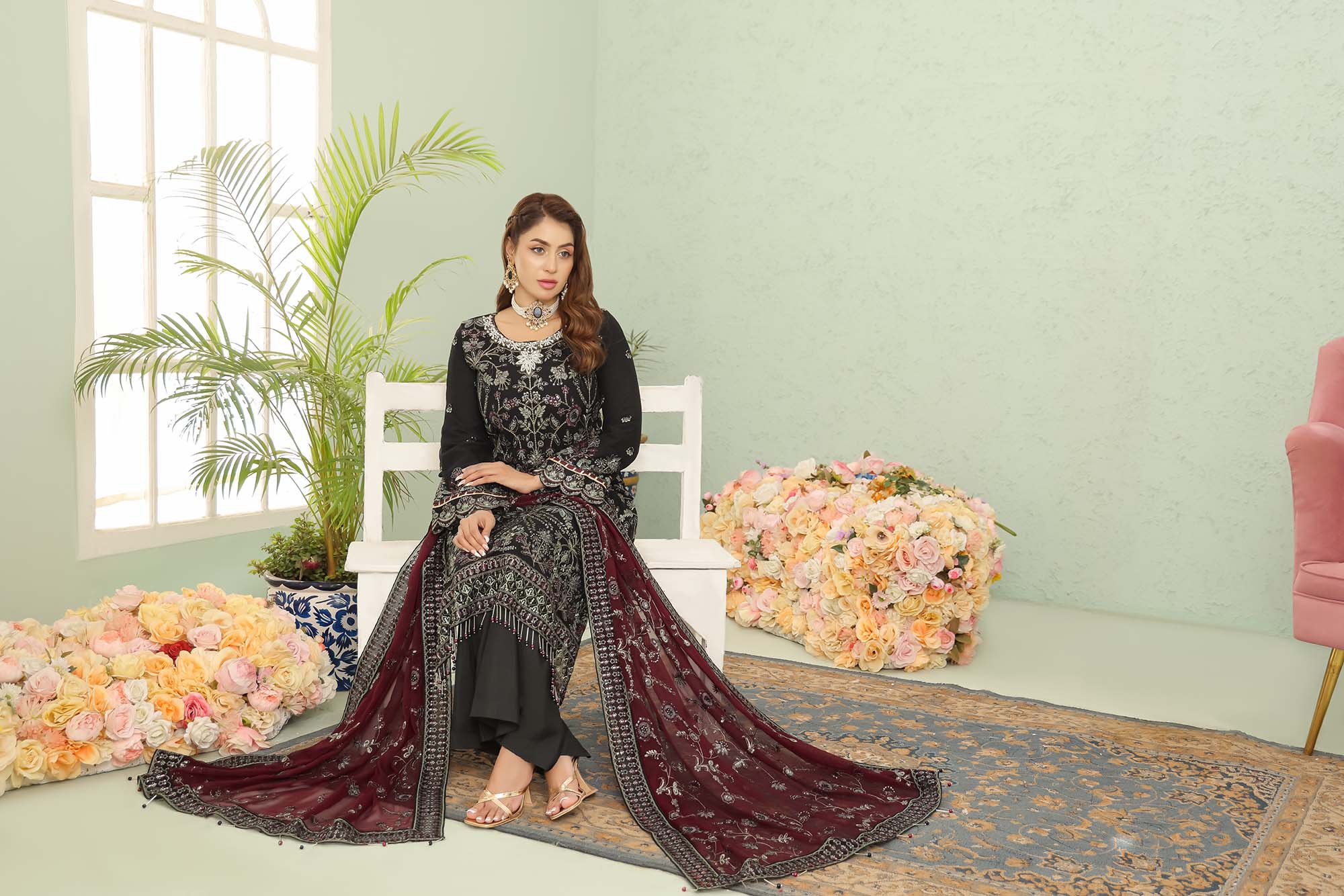La Bella – Black & Maroon