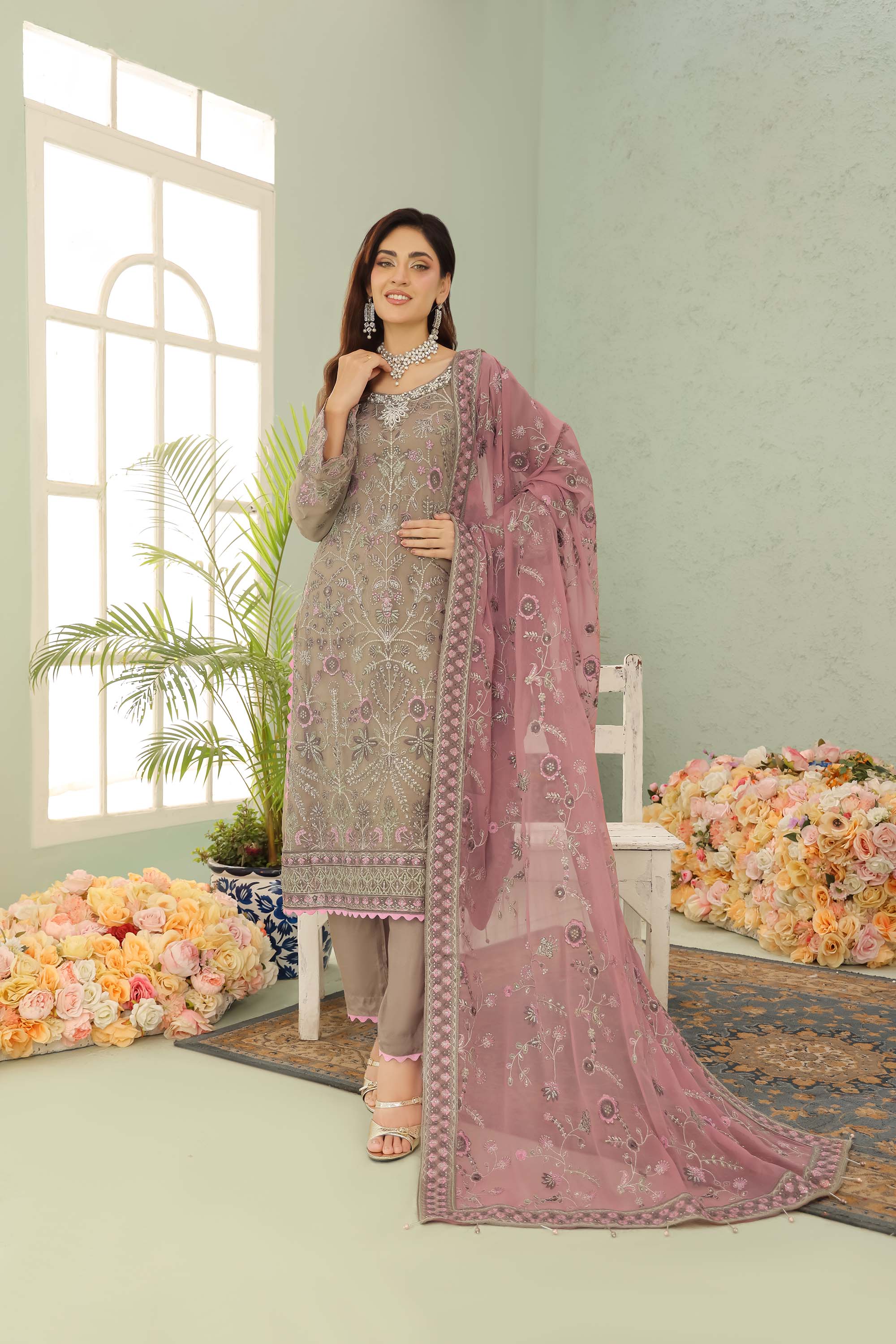 La Bella – Taupe Beige & Rose Pink