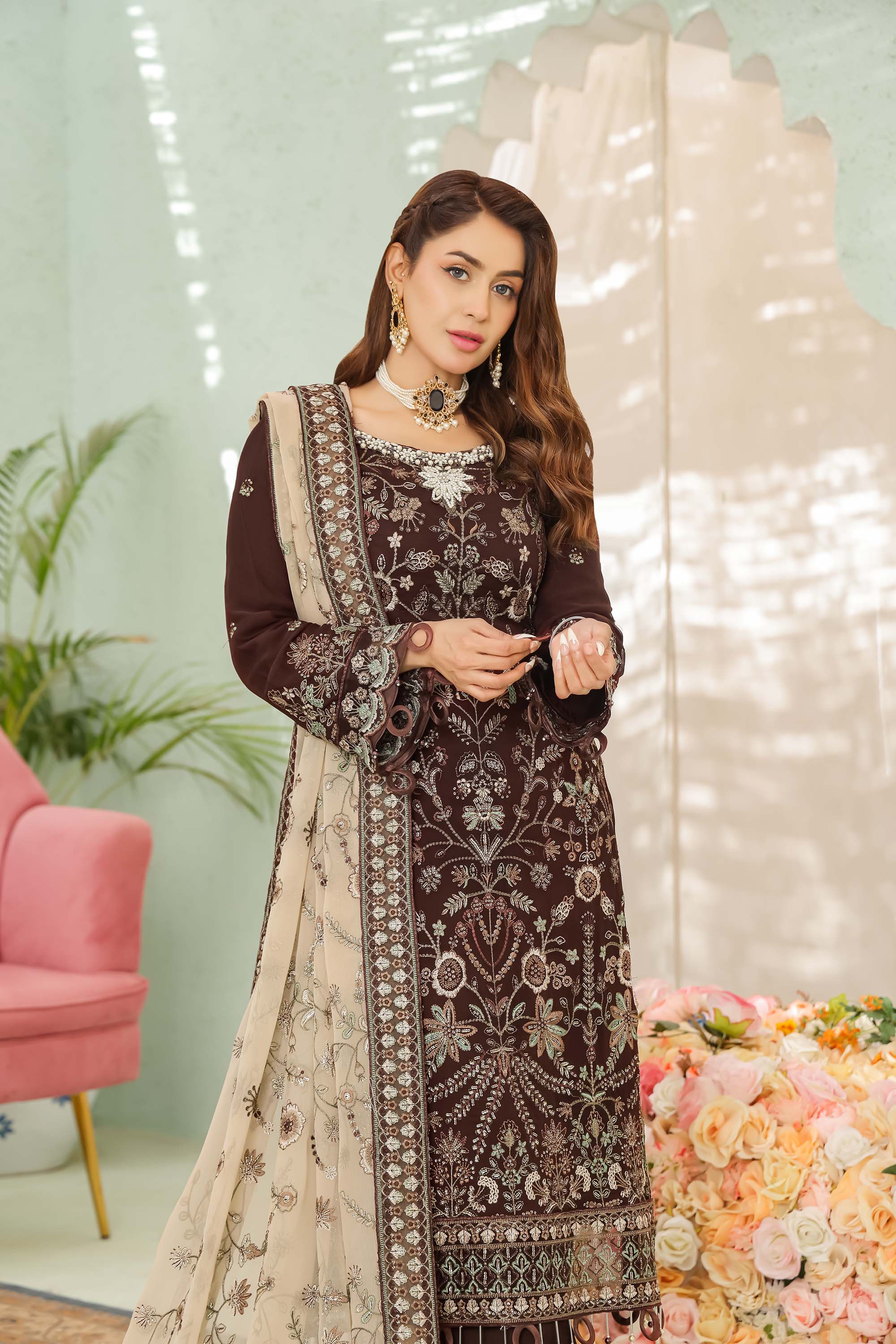La Bella – Chocolate Brown & Cream