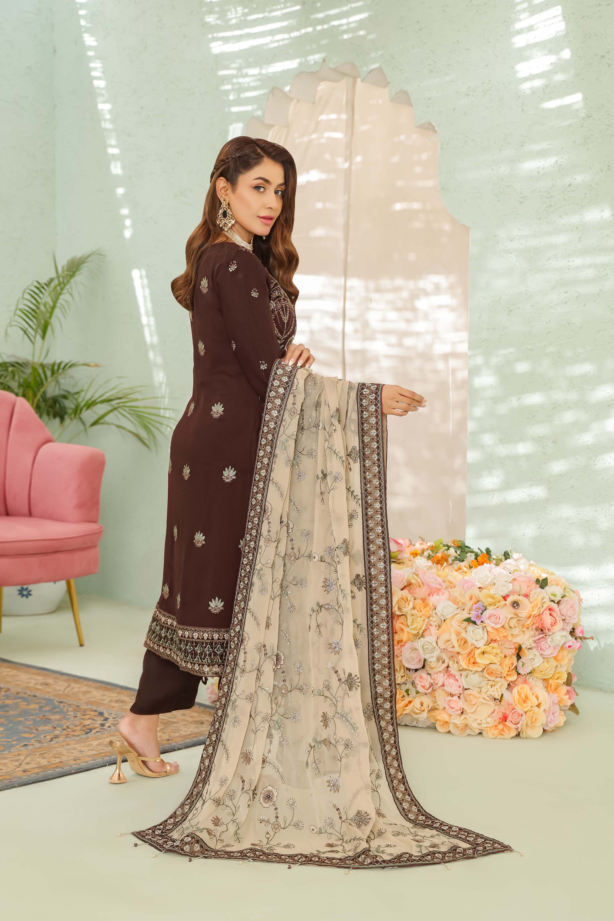 La Bella – Chocolate Brown & Cream