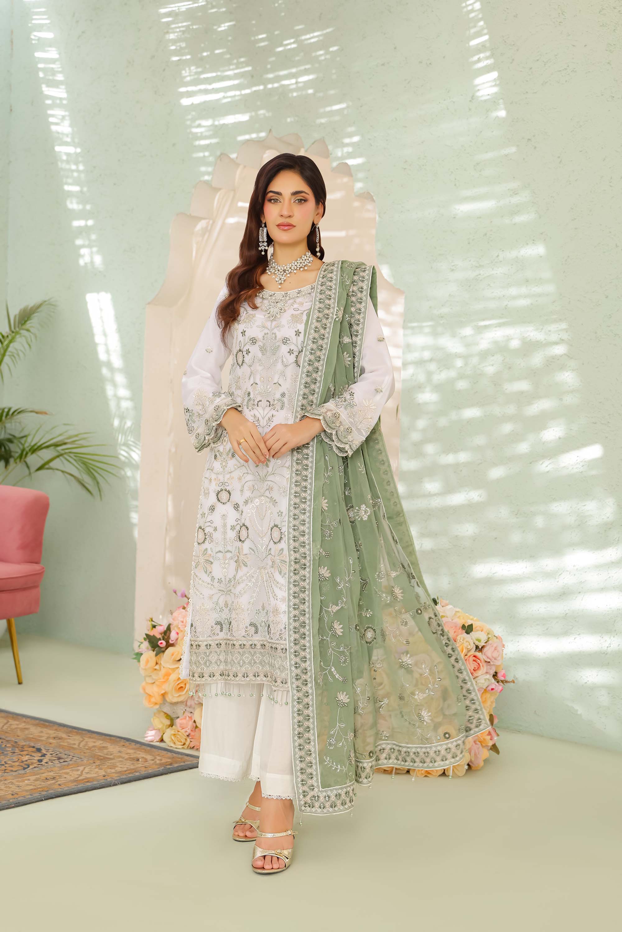 La Bella – White & Mint Green