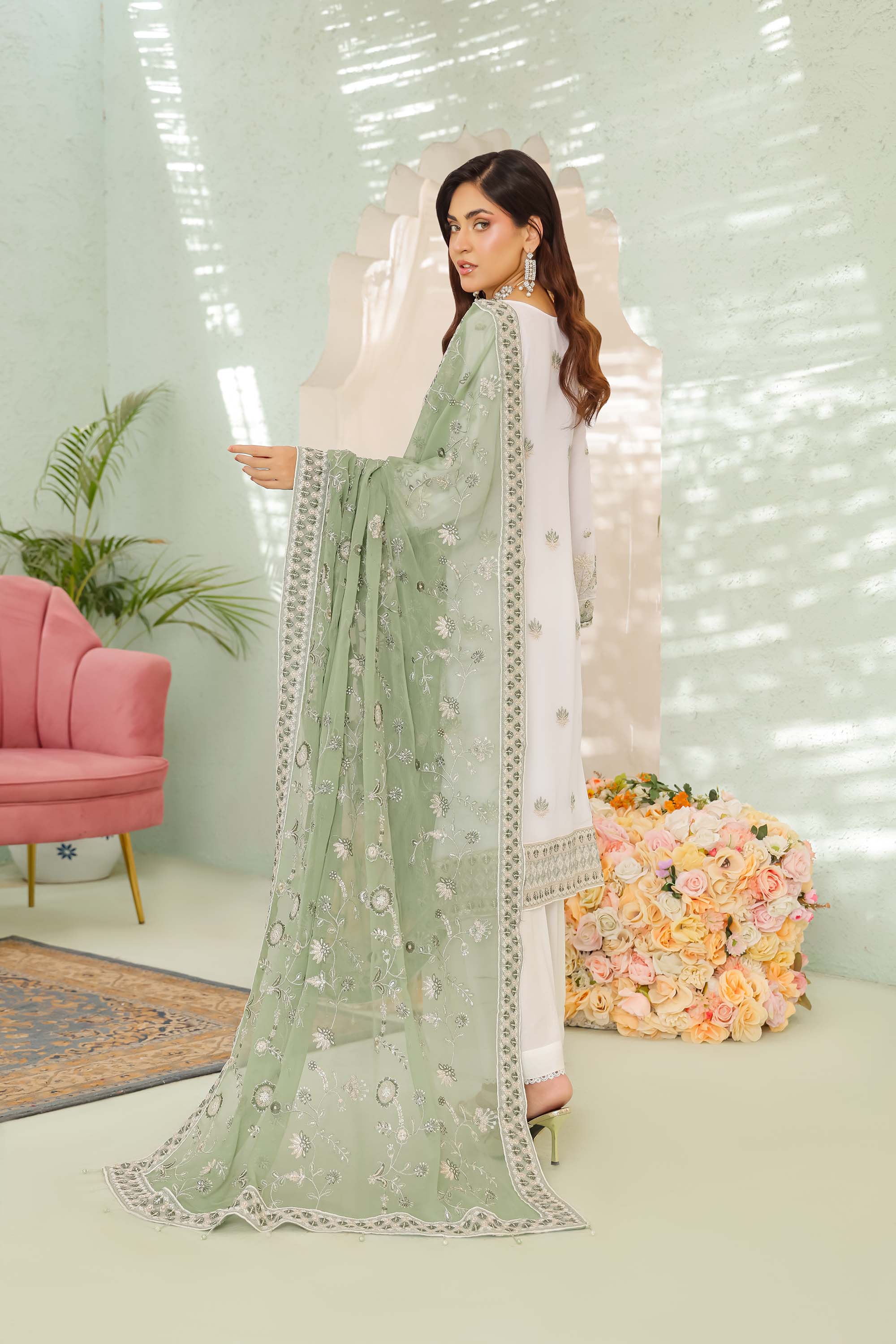 La Bella – White & Mint Green
