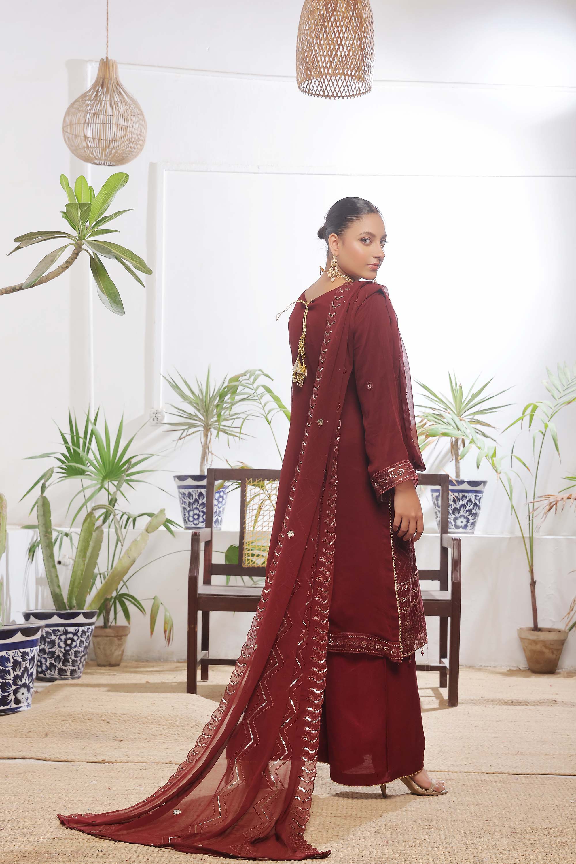 Guldasta – Garnet Majesty