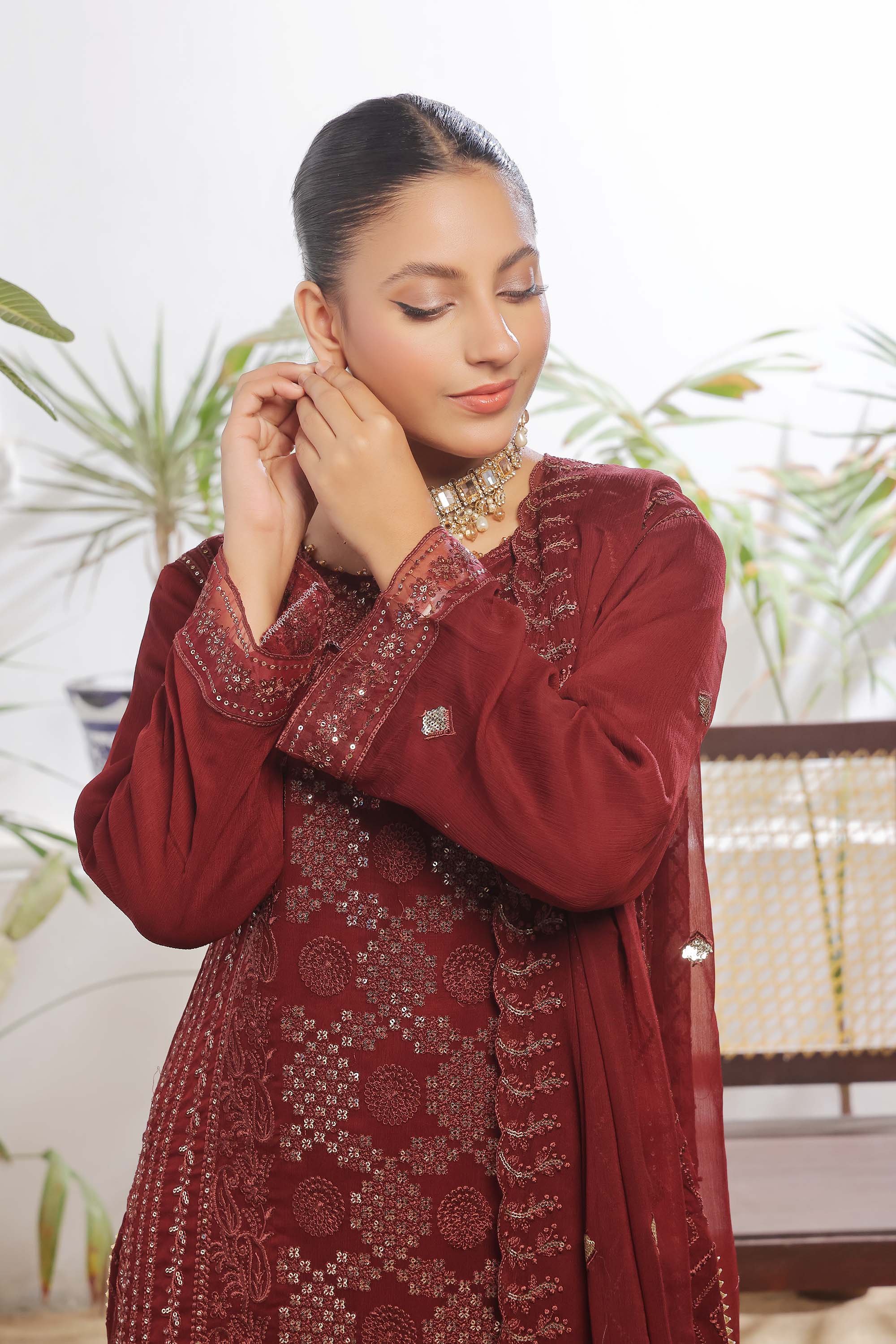Guldasta – Garnet Majesty